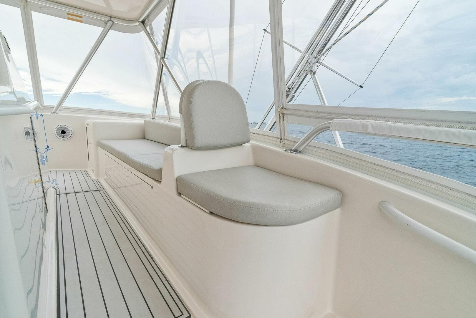 2006 Viking 61 Convertible — photo 65