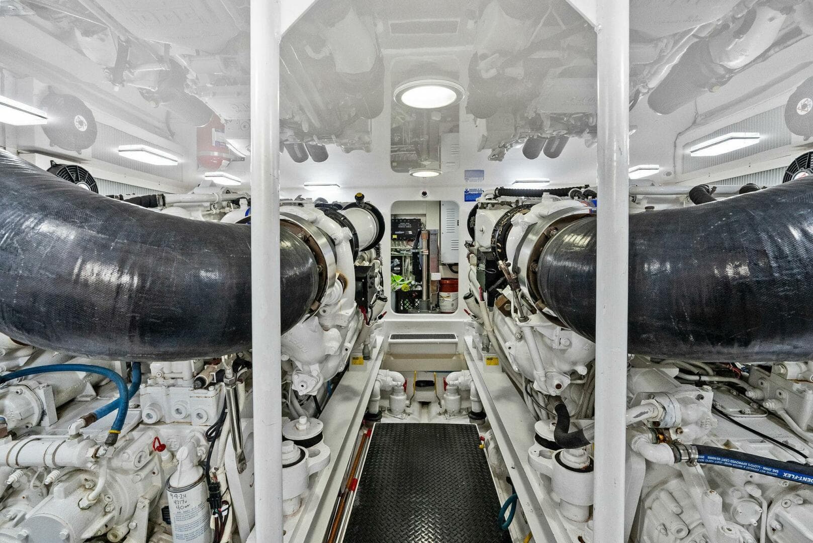 2006 Viking 61 Convertible — photo 44