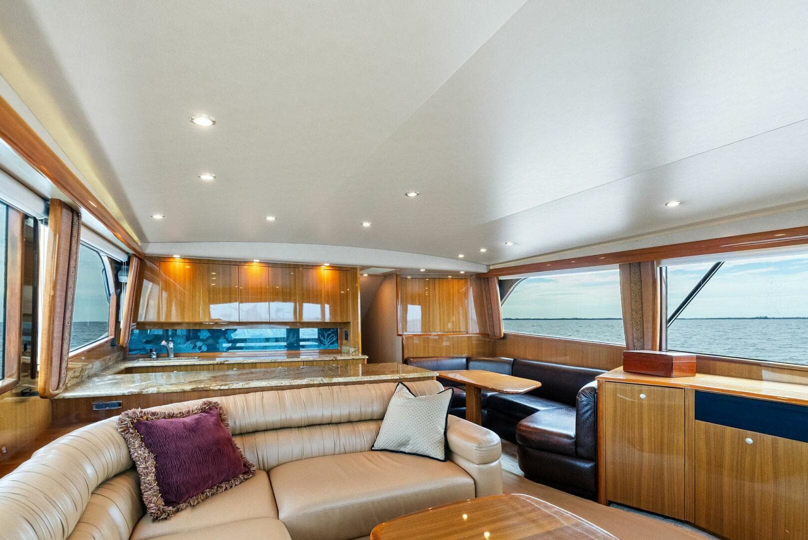 2006 Viking 61 Convertible — photo 8