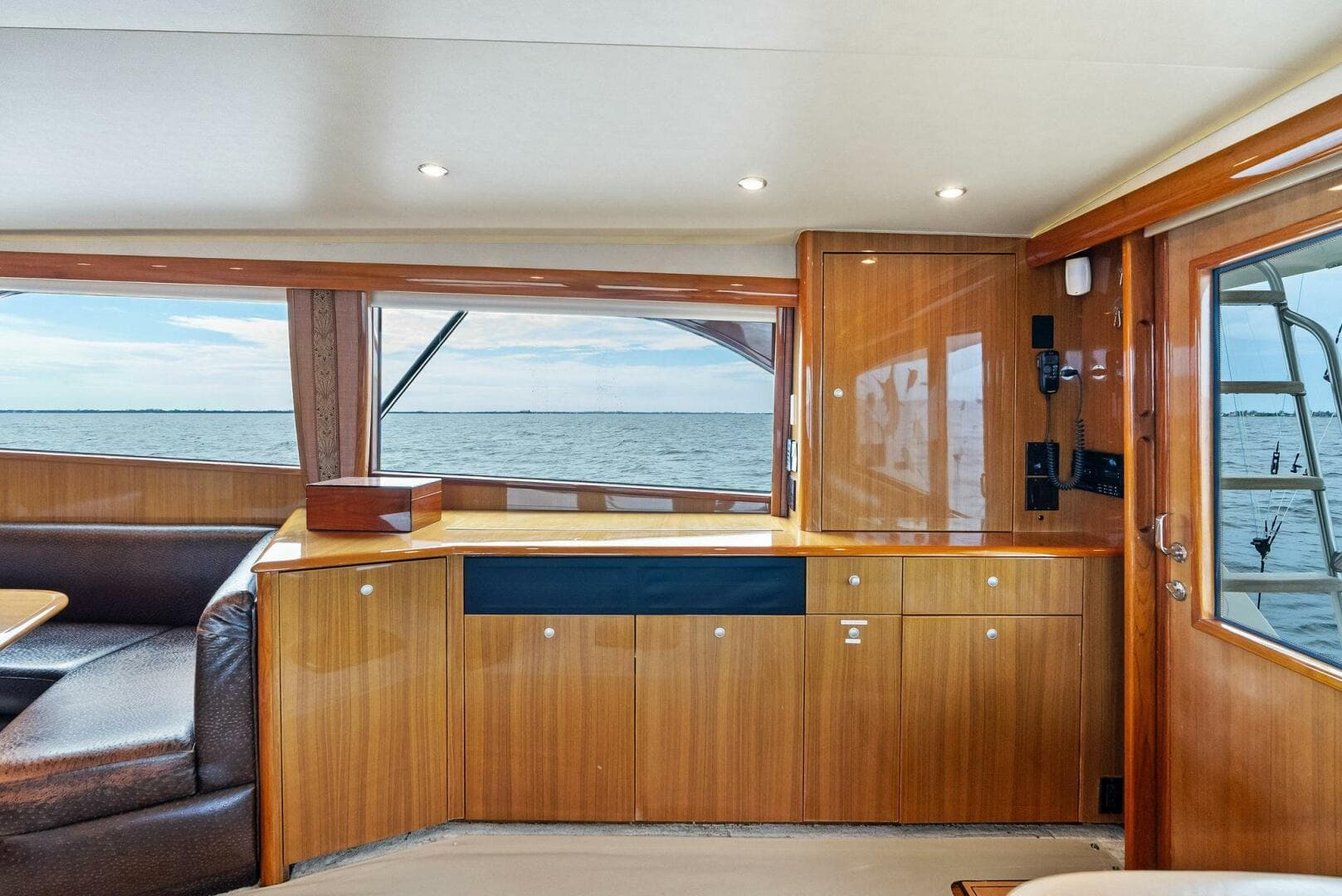 2006 Viking 61 Convertible — photo 16