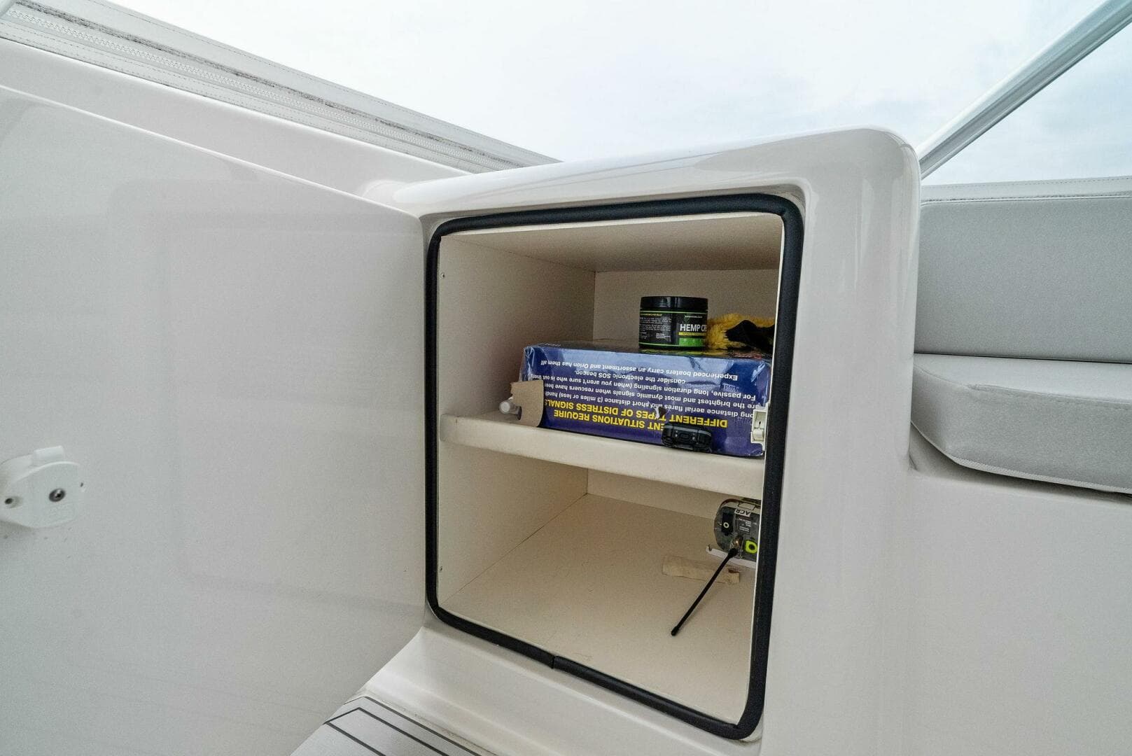 2006 Viking 61 Convertible — photo 69