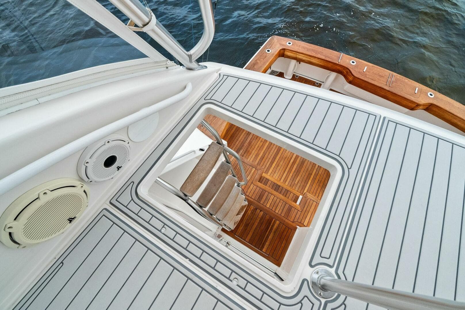 2006 Viking 61 Convertible — photo 68