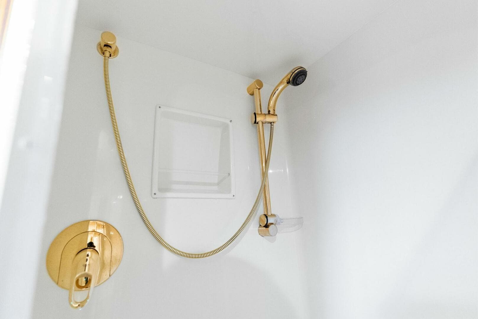 2006 Viking 61 Convertible — photo 26