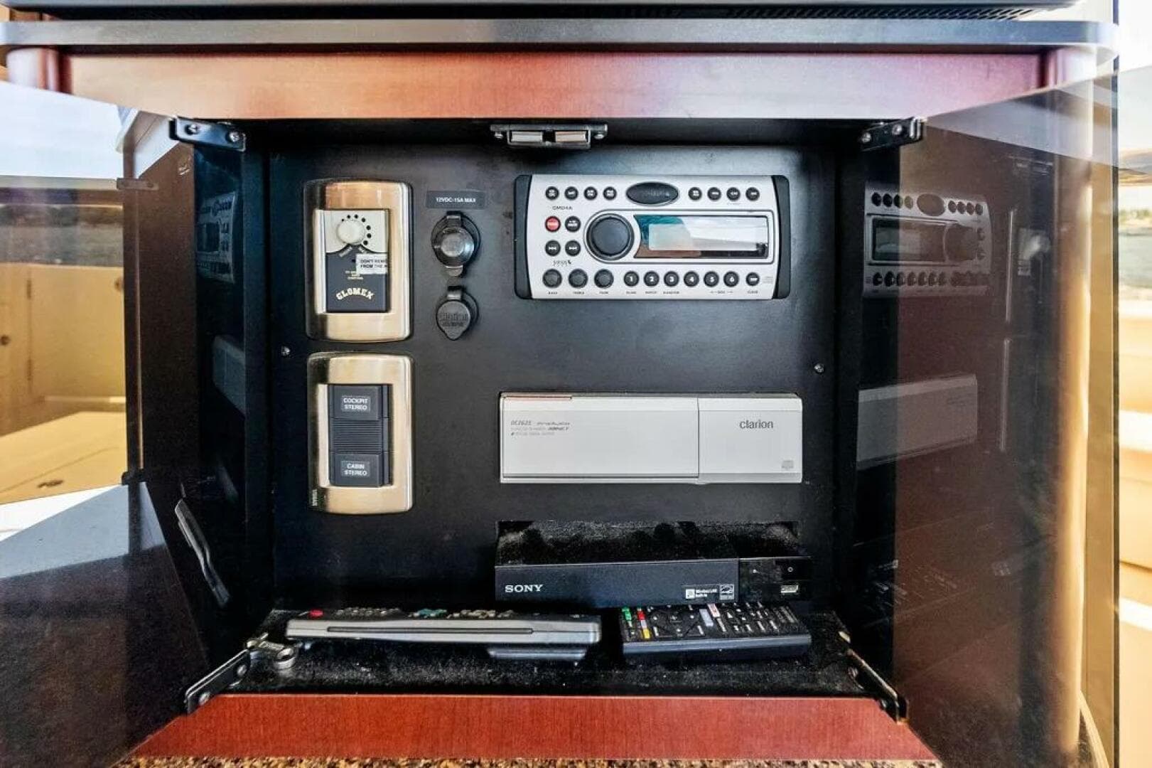 2007 Sea Ray 44 Sedan Bridge — photo 34