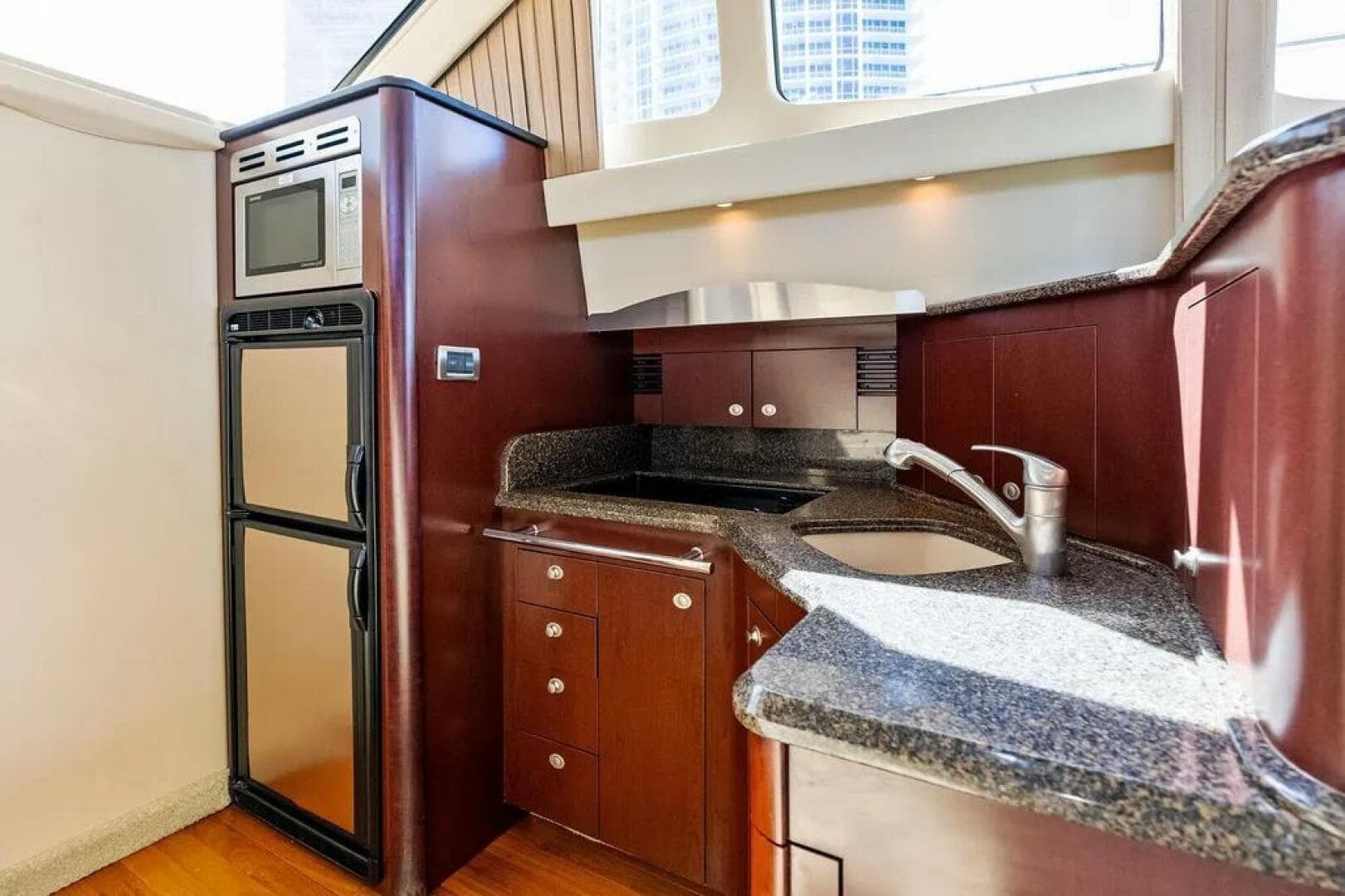 2007 Sea Ray 44 Sedan Bridge — photo 19