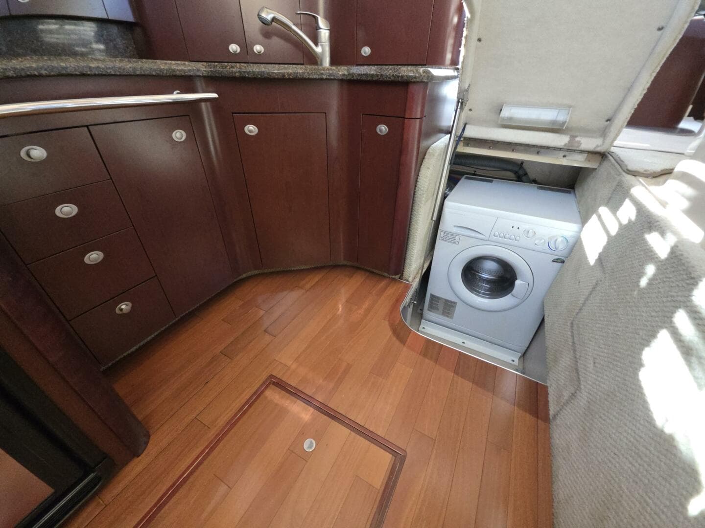 2007 Sea Ray 44 Sedan Bridge — photo 21