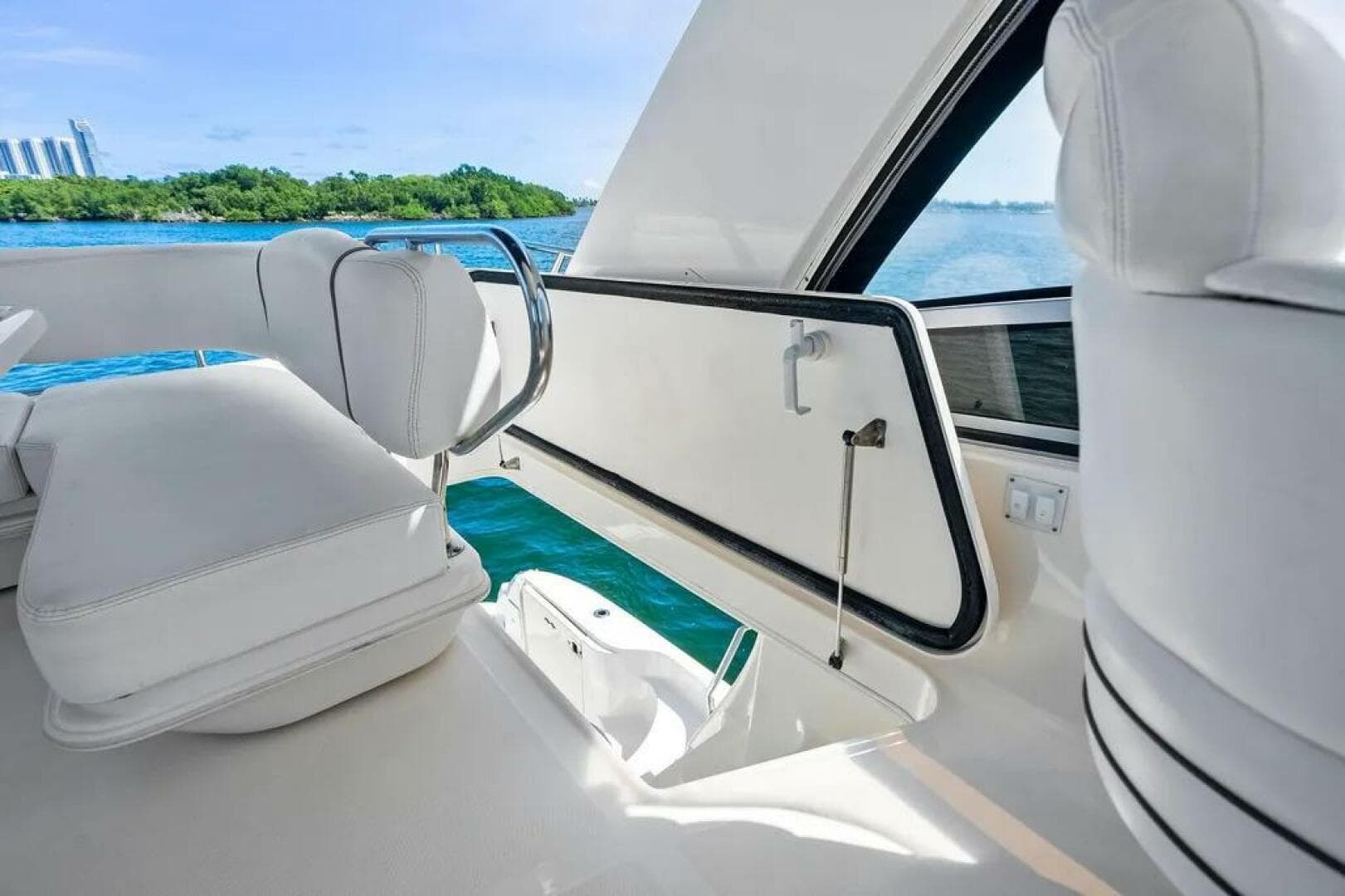 2007 Sea Ray 44 Sedan Bridge — photo 6