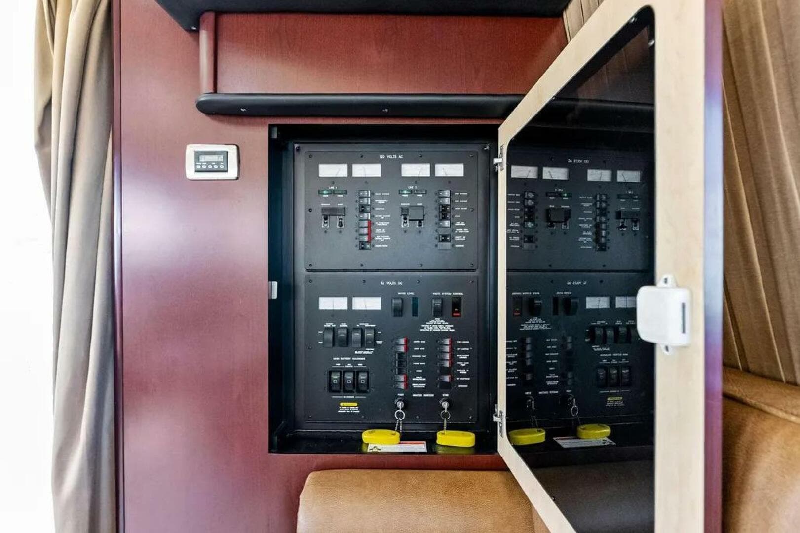 2007 Sea Ray 44 Sedan Bridge — photo 35