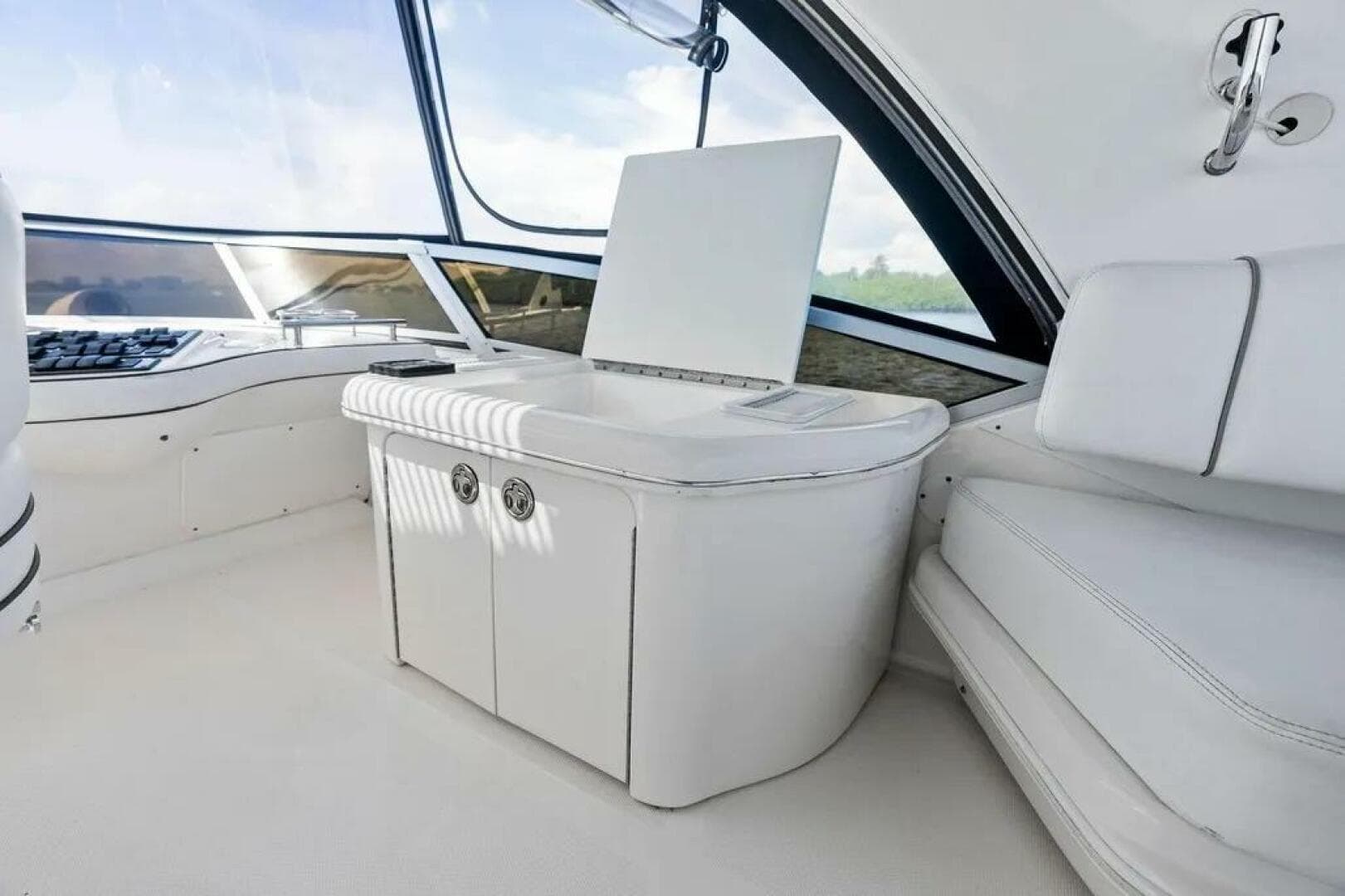 2007 Sea Ray 44 Sedan Bridge — photo 10