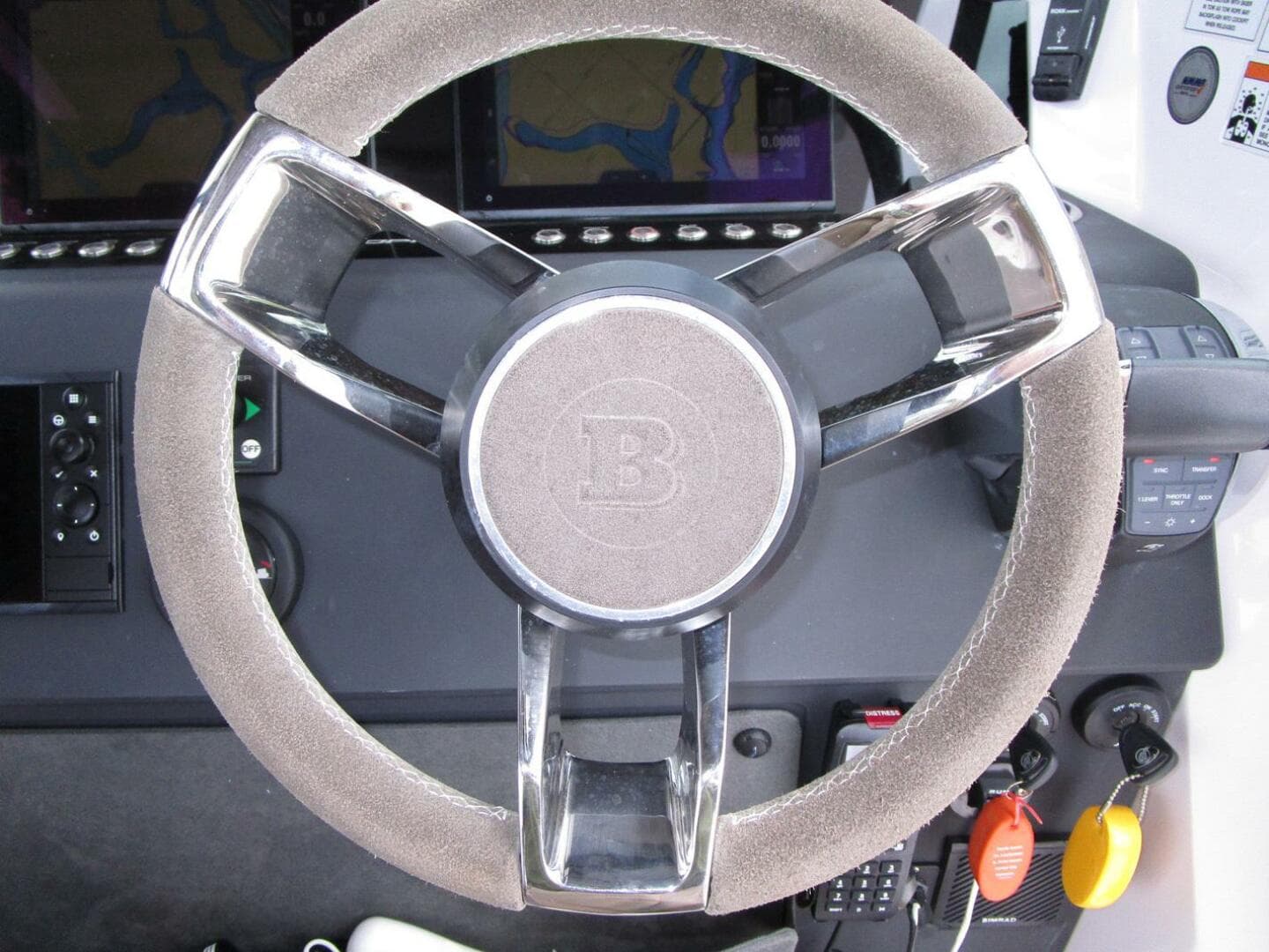 2021 Axopar Sun-Top — photo 14