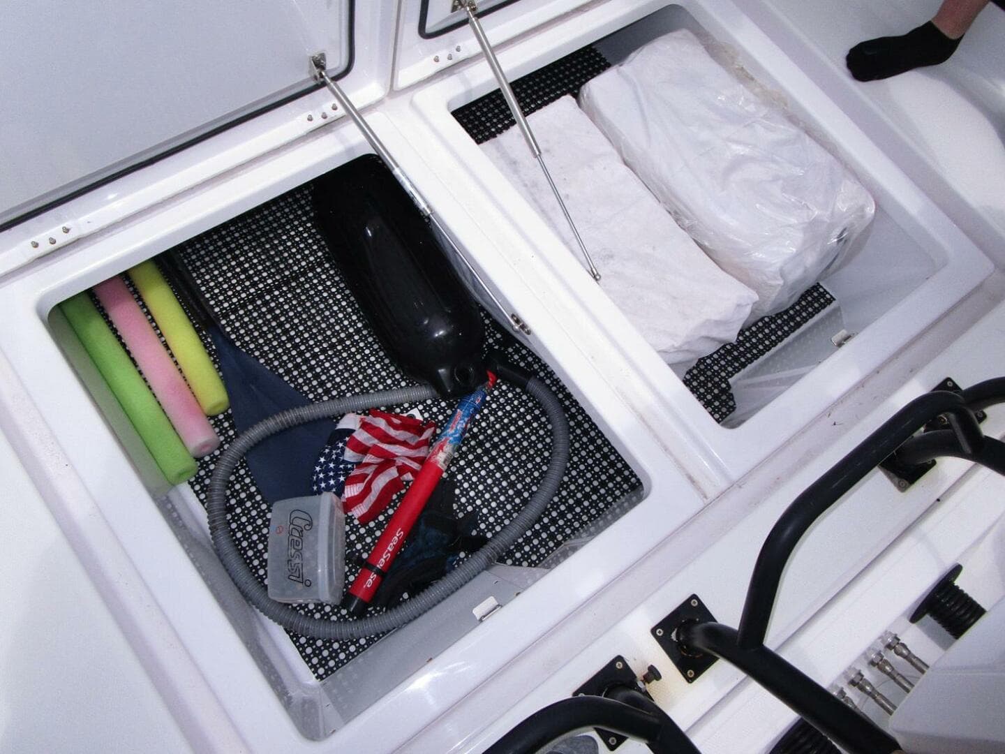 2021 Axopar Sun-Top — photo 30