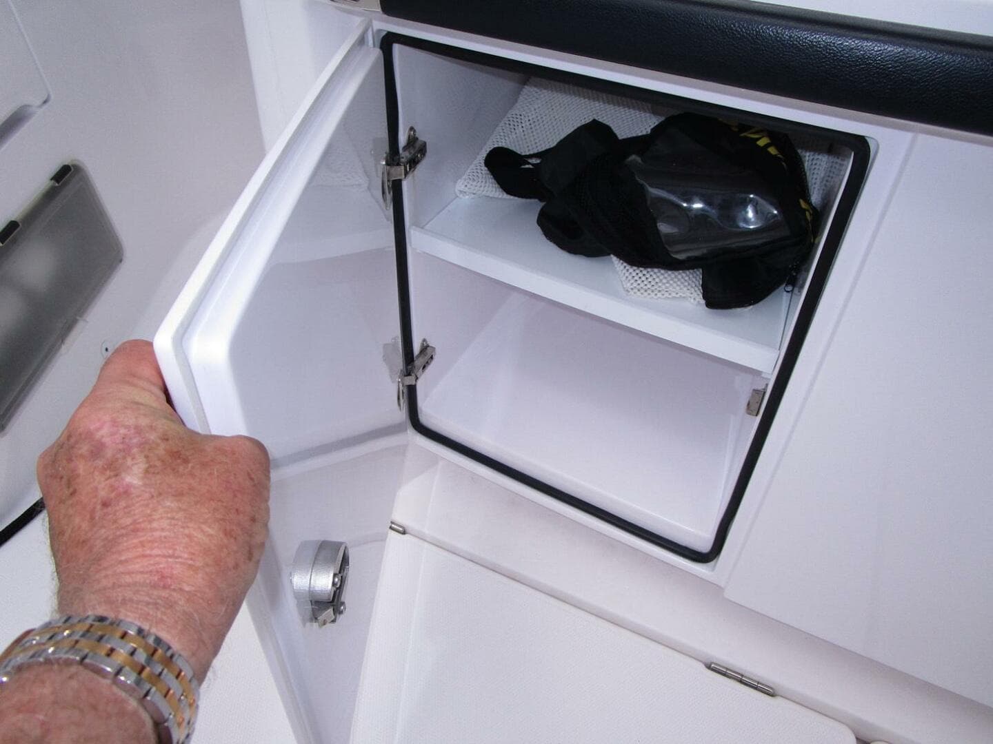 2021 Axopar Sun-Top — photo 28