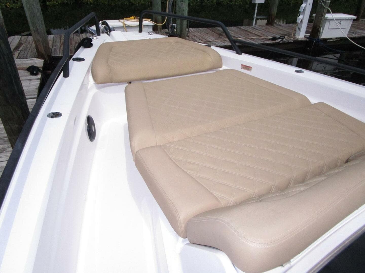 2021 Axopar Sun-Top — photo 8