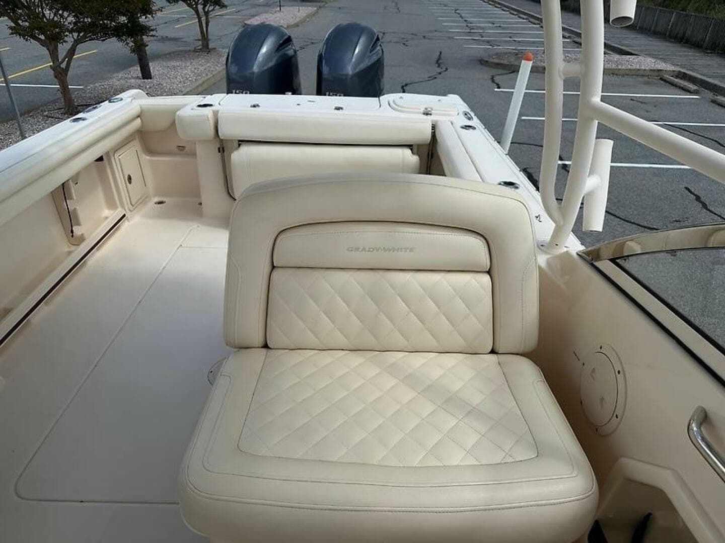 2018 Grady-White Grady-White — photo 22