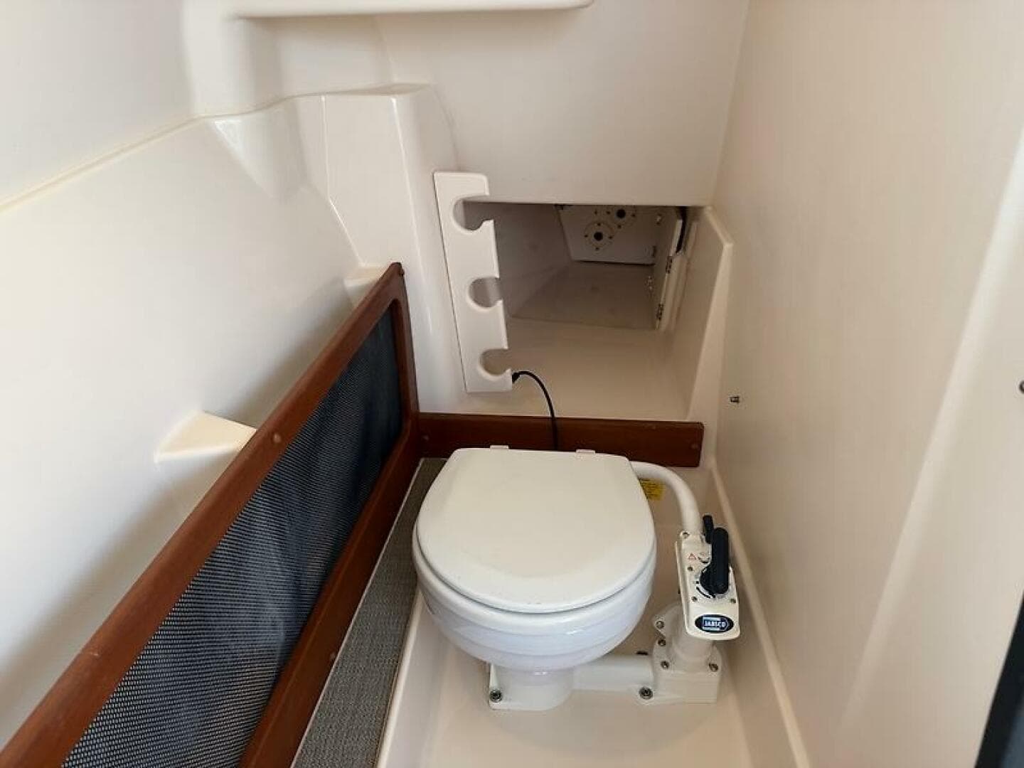 2018 Grady-White Grady-White — photo 19