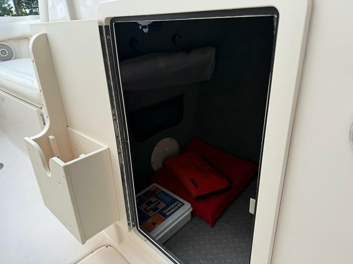 2018 Grady-White Grady-White — photo 17