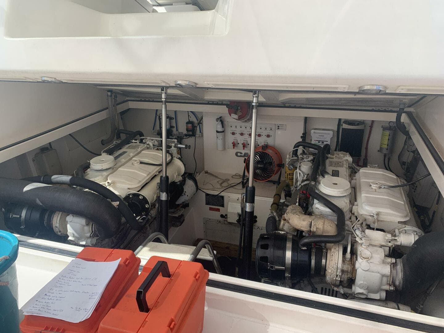 2002 Cabo 35 Express — photo 8