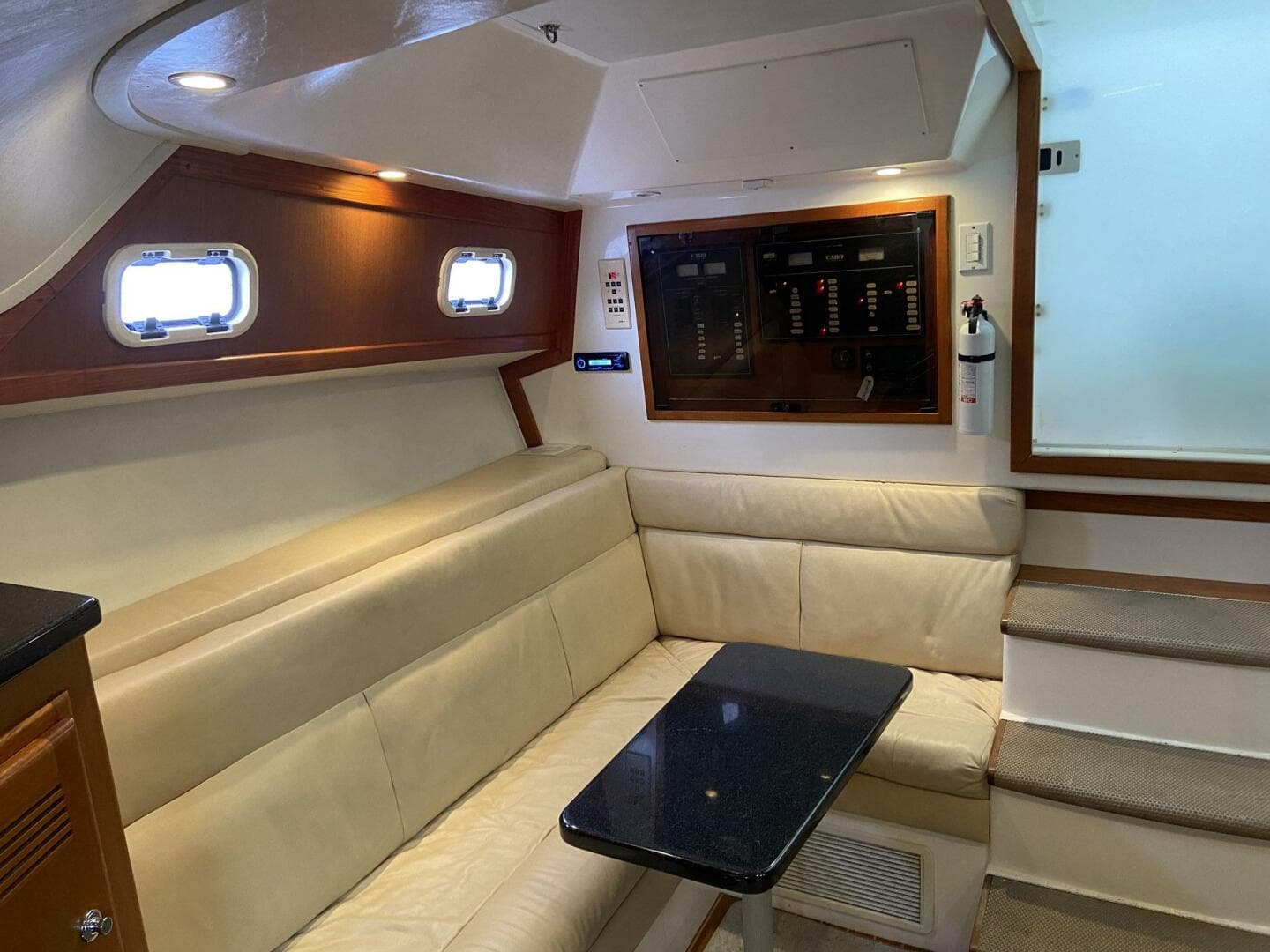 2002 Cabo 35 Express — photo 14