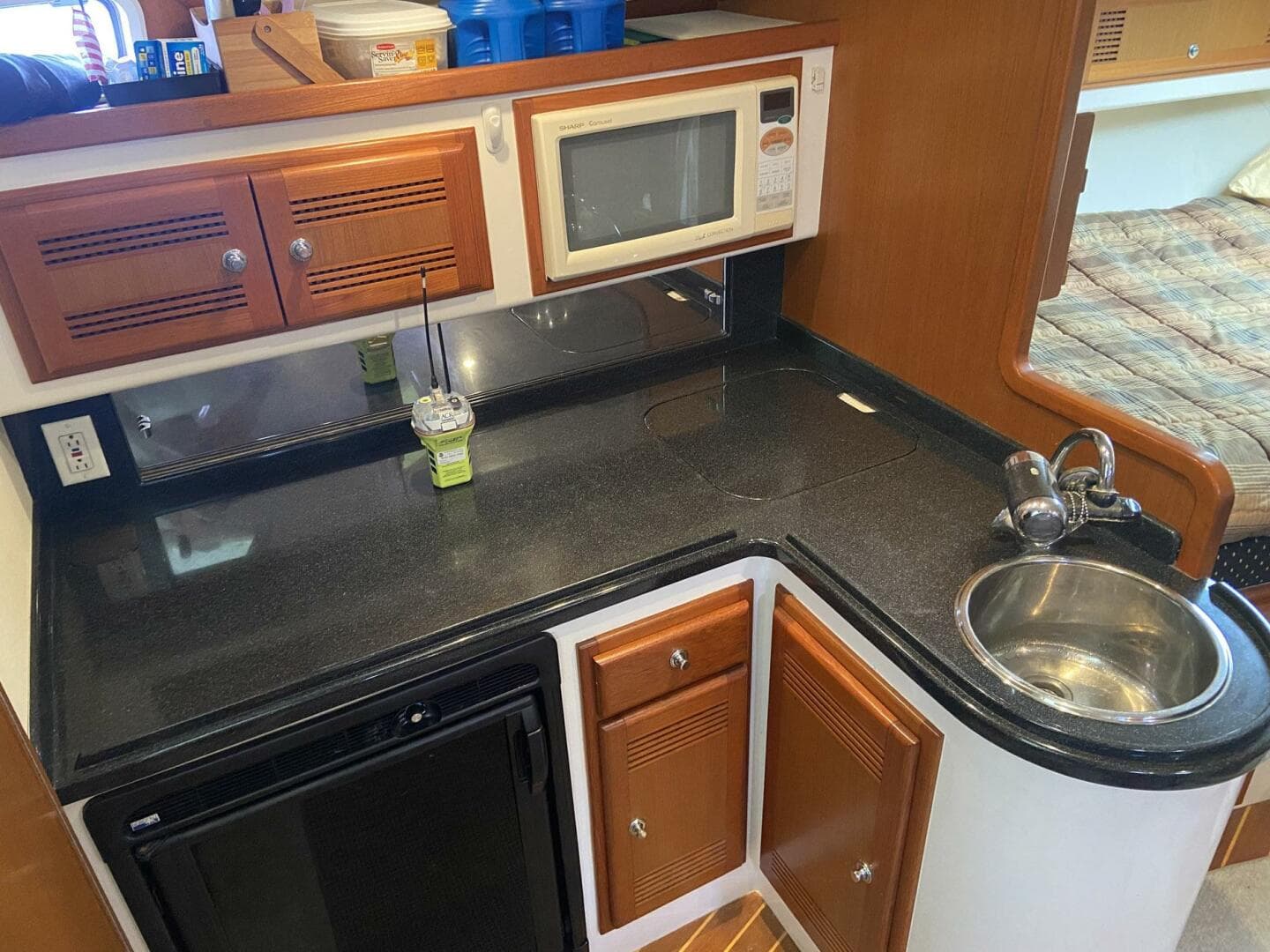 2002 Cabo 35 Express — photo 12