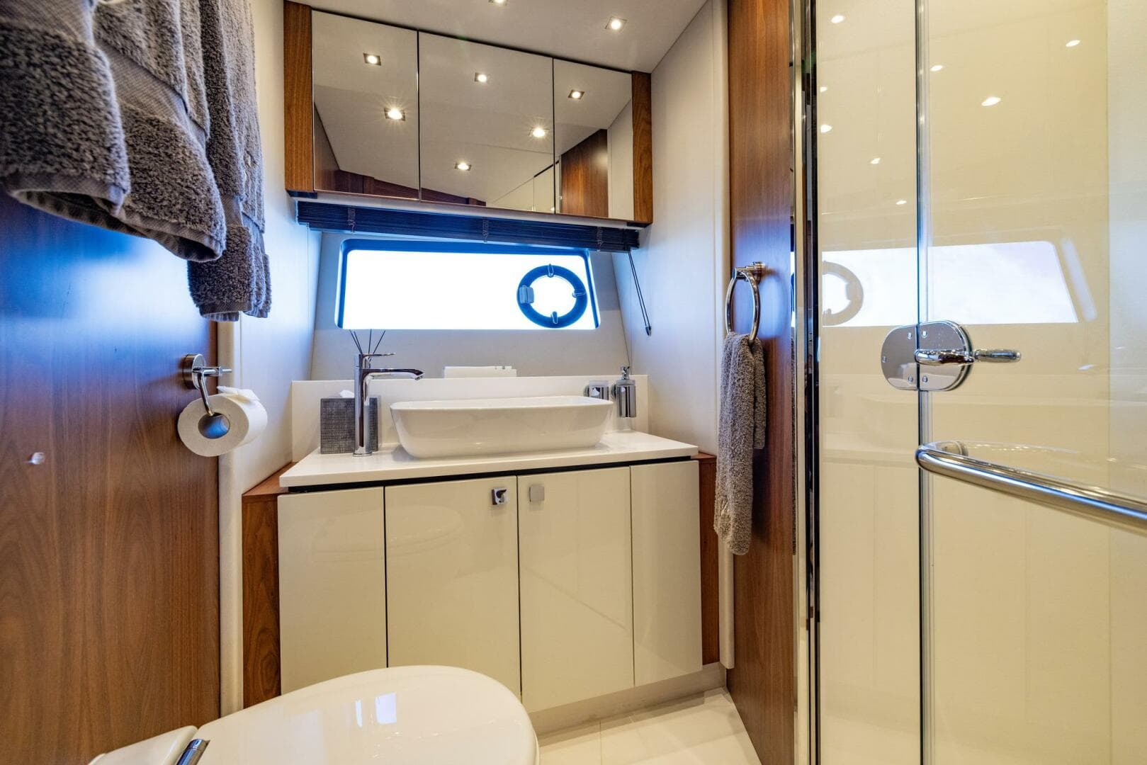 2020 Sunseeker Predator — photo 35