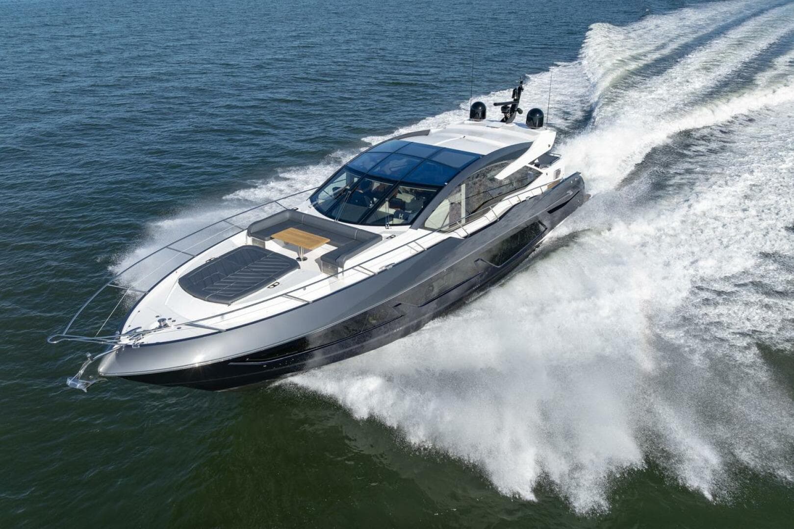 2020 Sunseeker Predator — photo 15