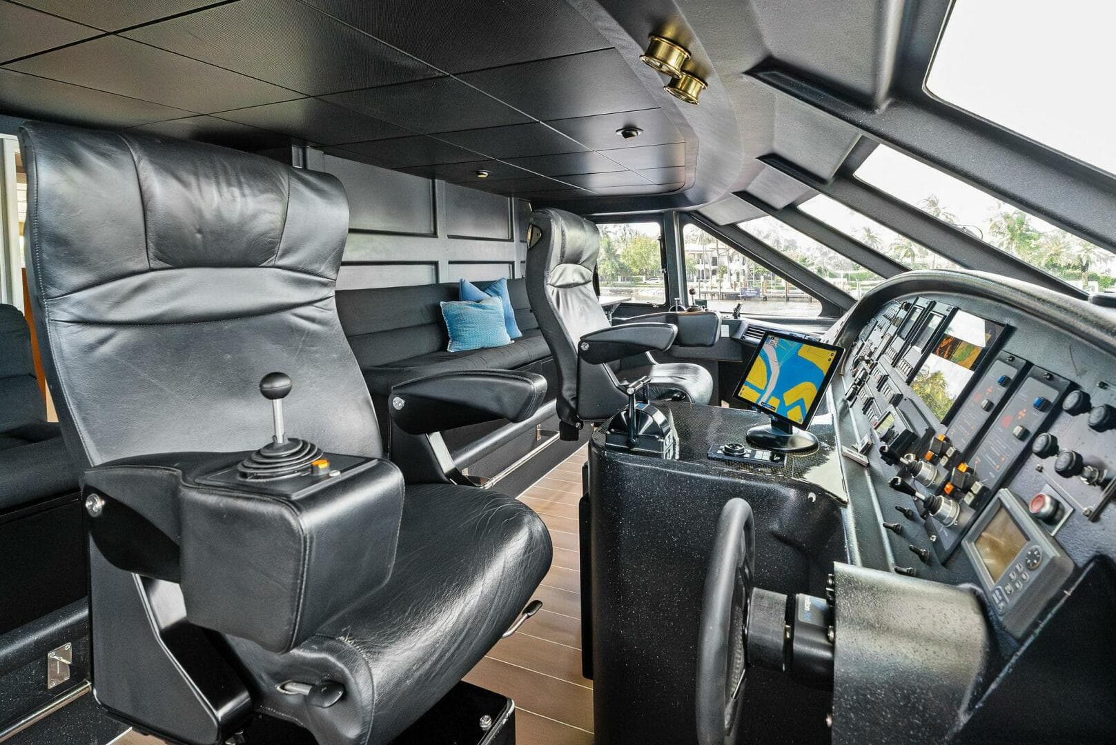 2004 Sabre 92 — photo 44