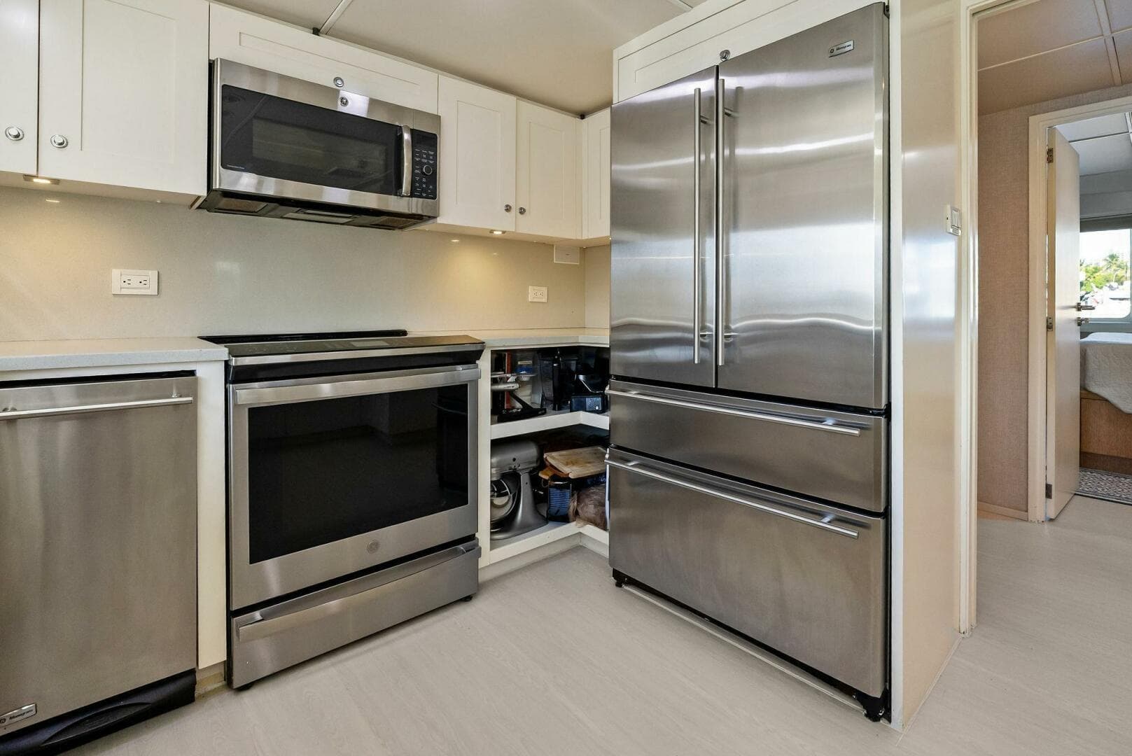 2004 Sabre 92 — photo 37