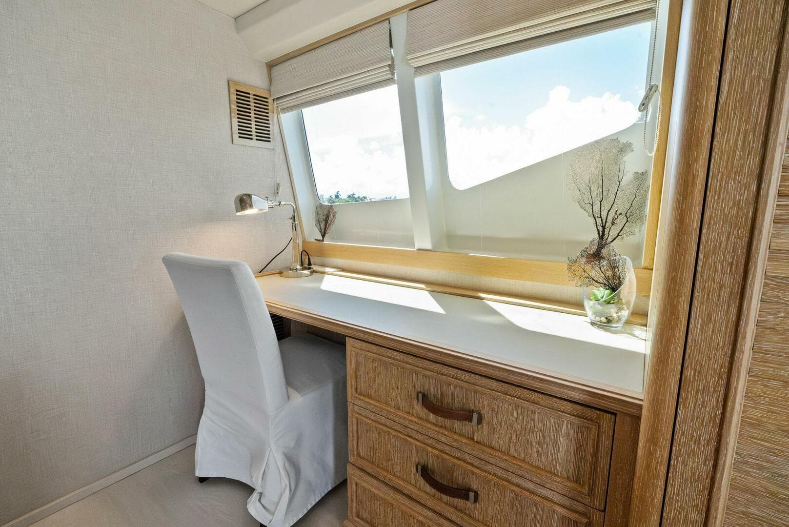 2004 Sabre 92 — photo 54