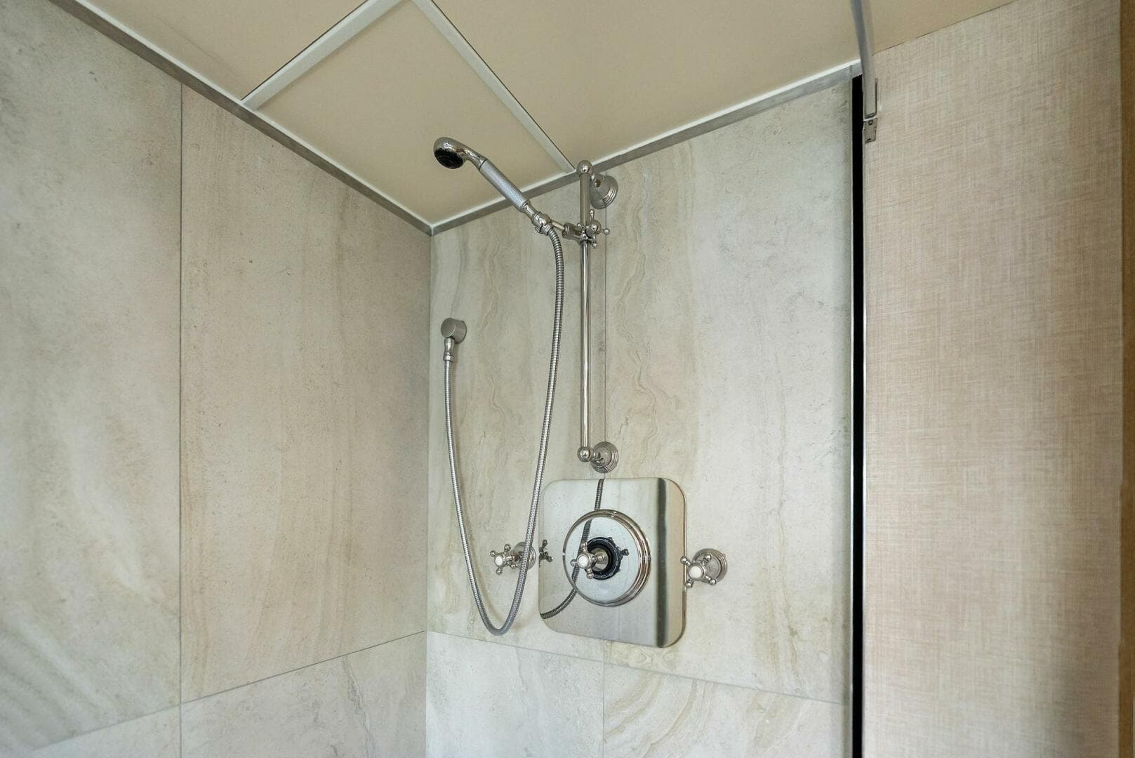 2004 Sabre 92 — photo 57