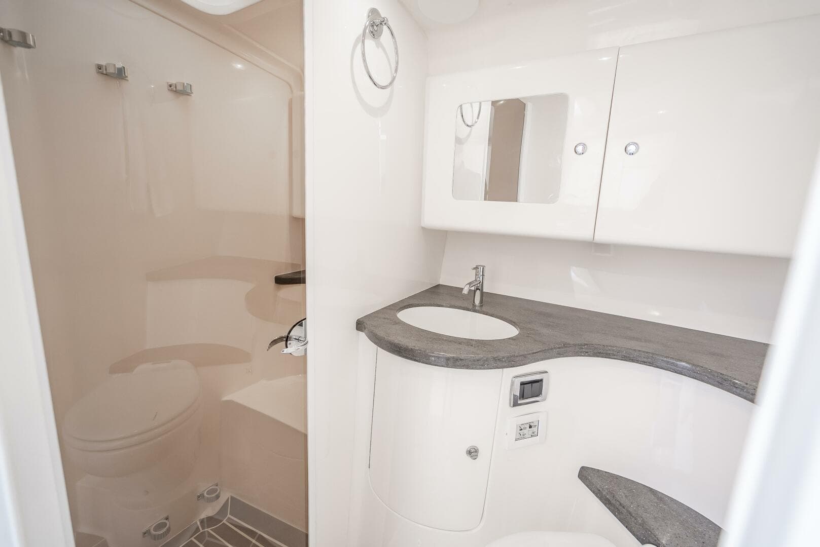 2020 Intrepid 407 Cuddy — photo 16