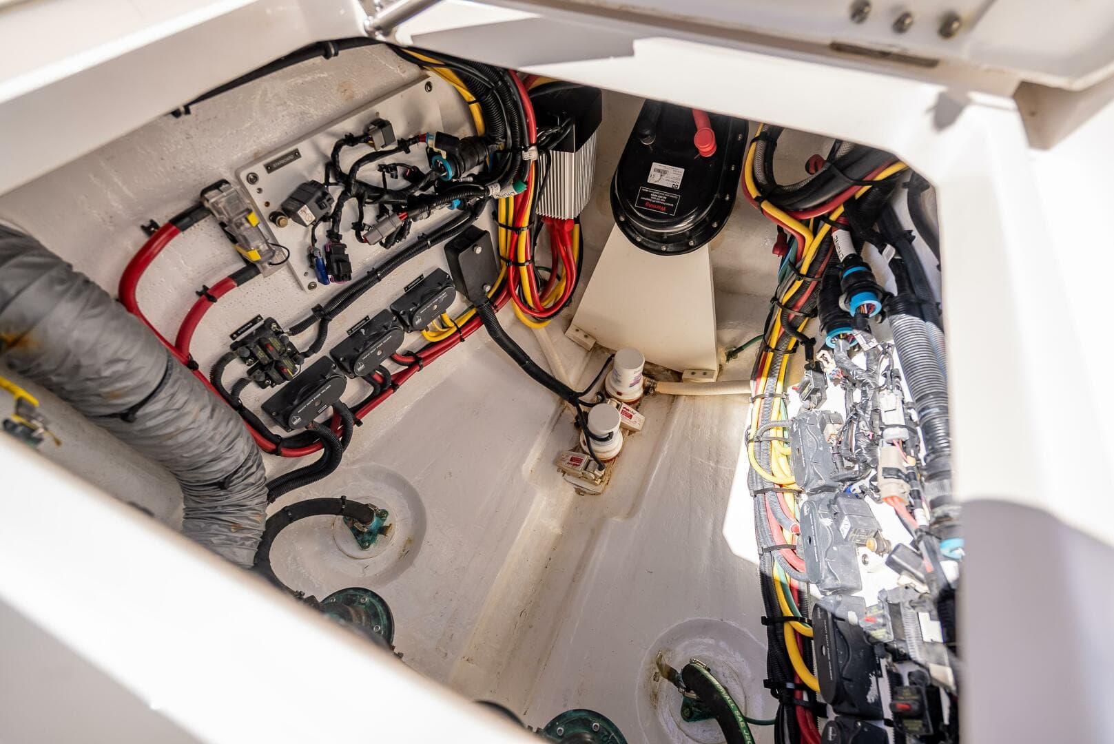 2020 Intrepid 407 Cuddy — photo 12