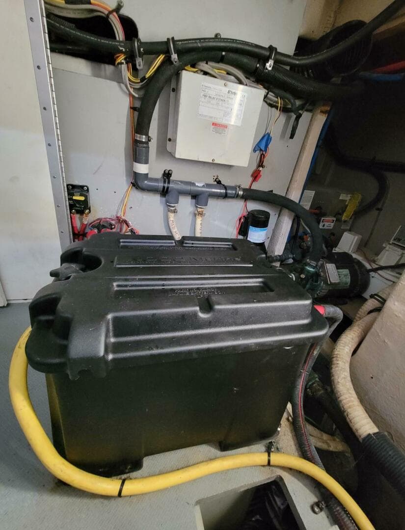 2011 Meridian 441 Sedan — photo 20