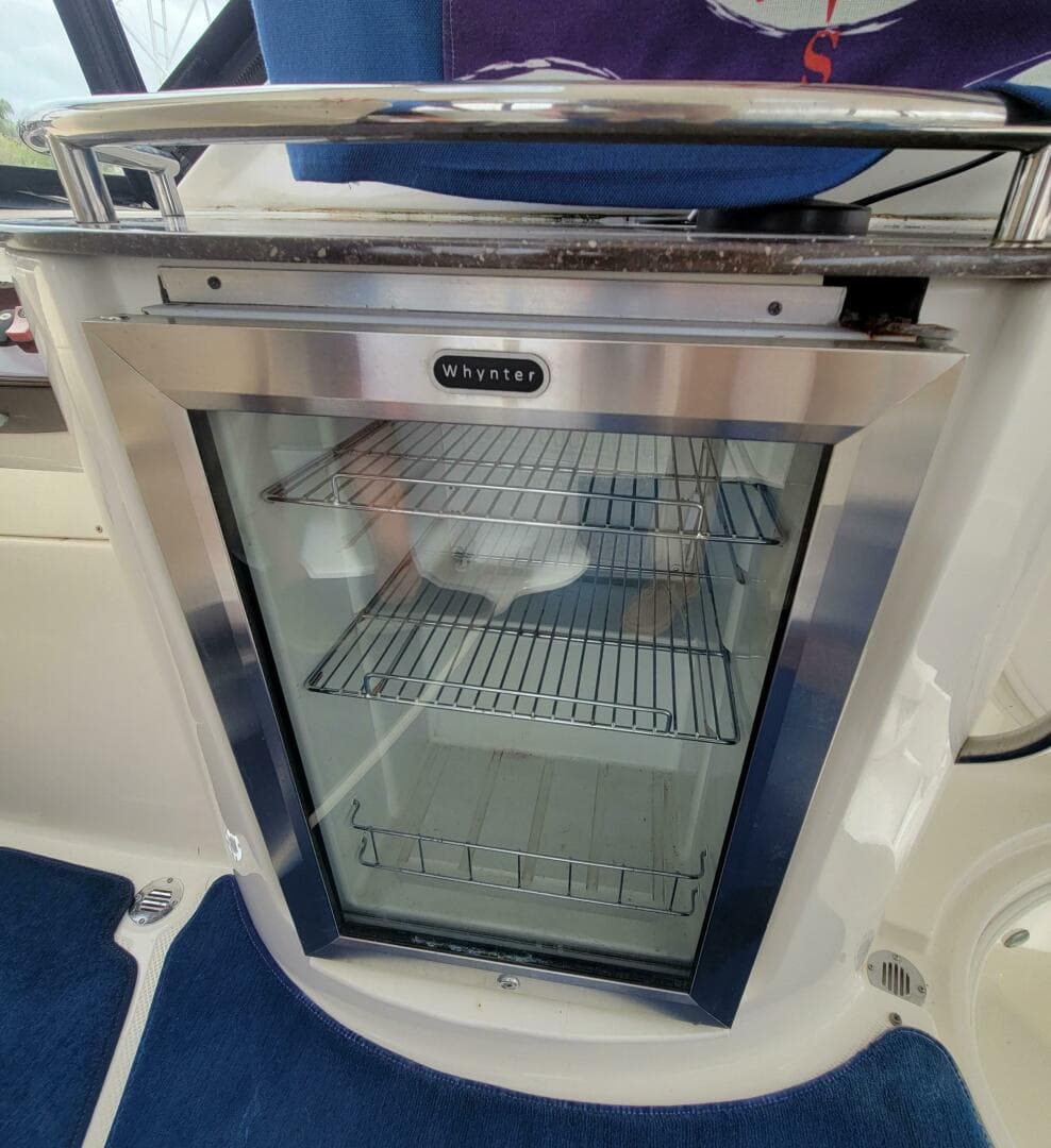 2011 Meridian 441 Sedan — photo 2