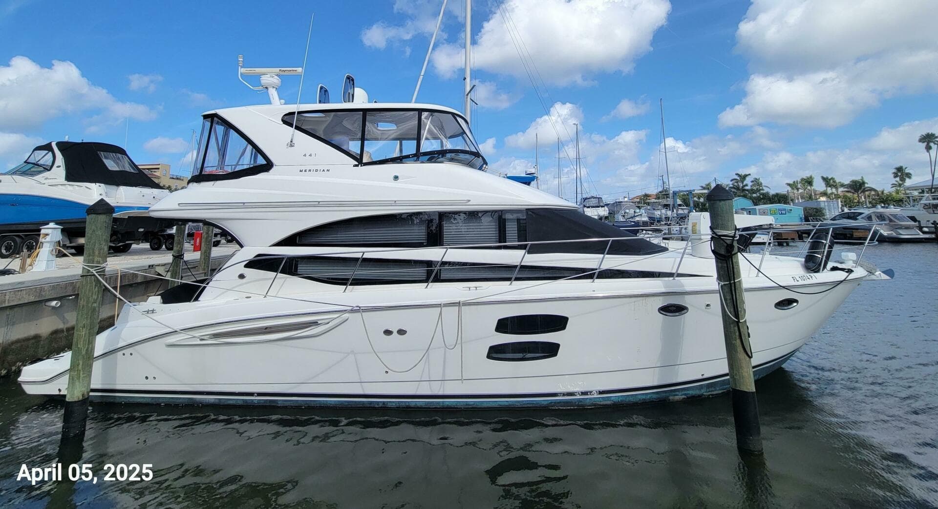 2011 Meridian 441 Sedan — photo 21