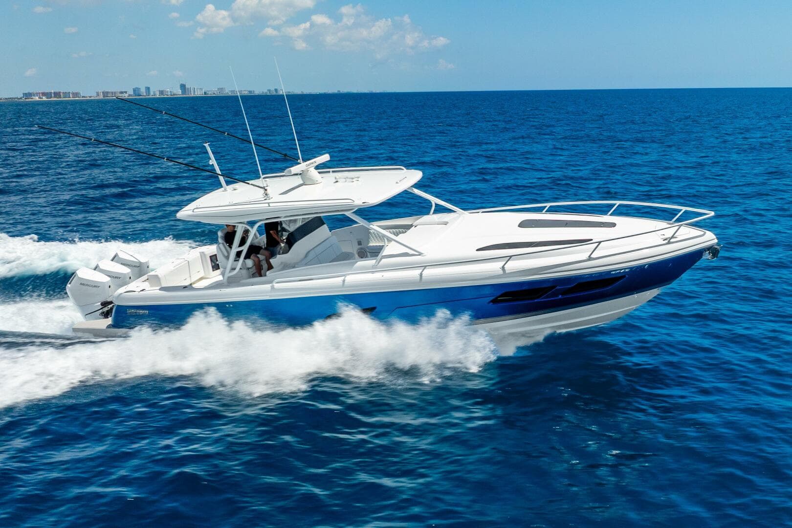 2025 Intrepid 41 Valor — photo 14