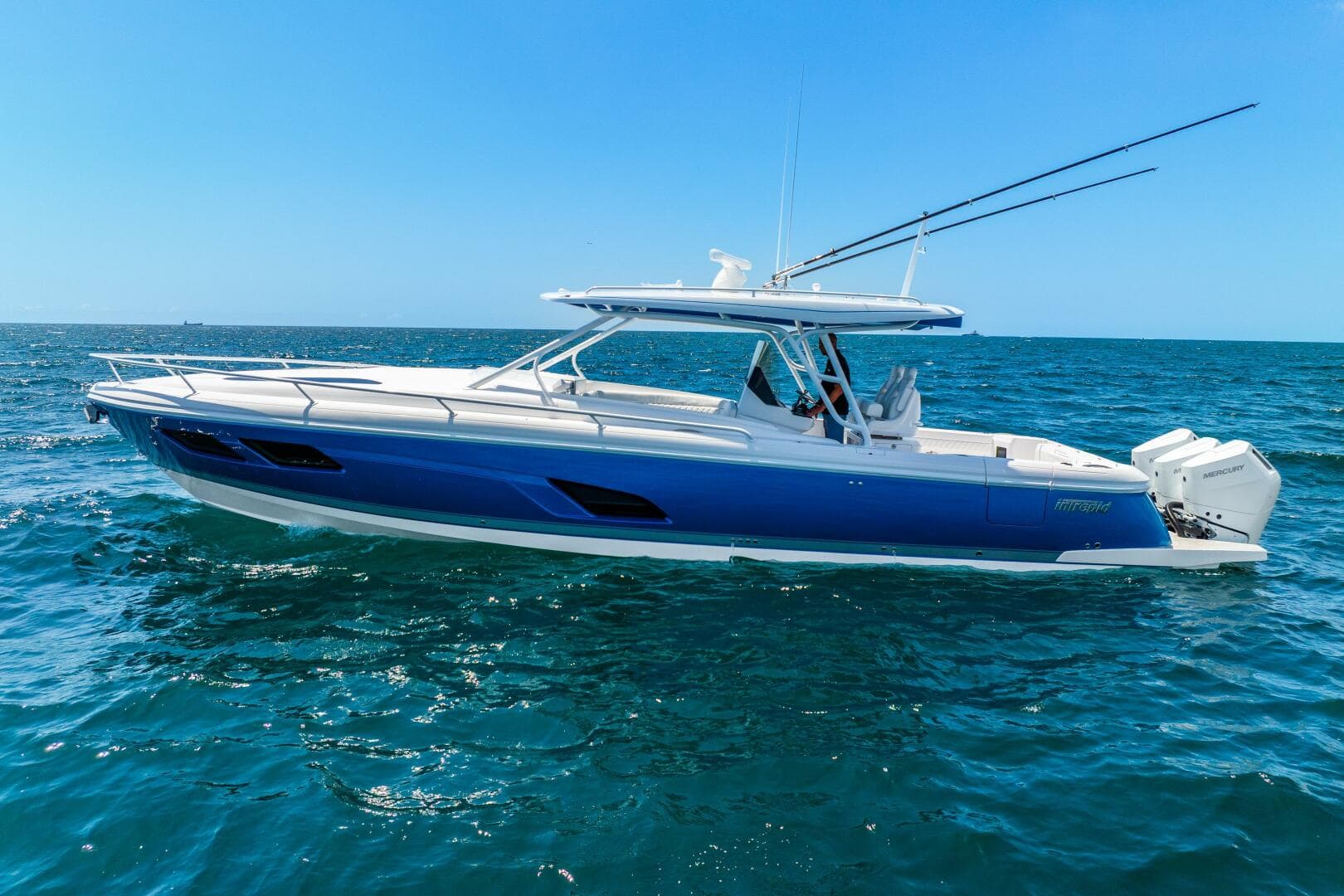 2025 Intrepid 41 Valor — photo 5