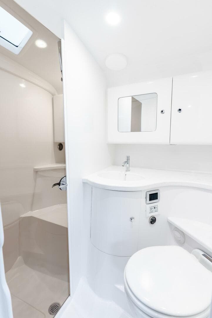 2025 Intrepid 41 Valor — photo 26