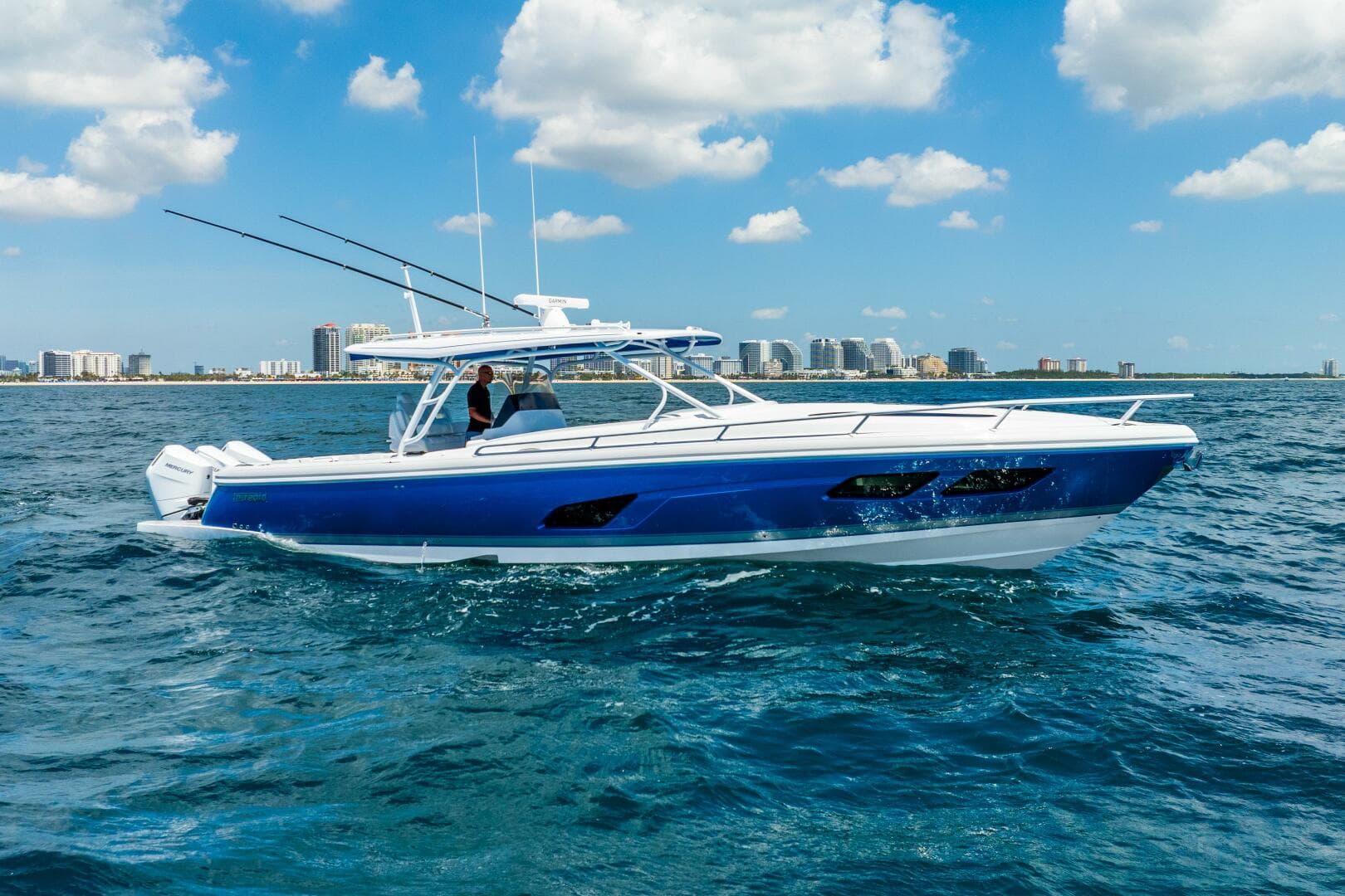 2025 Intrepid 41 Valor — photo 2