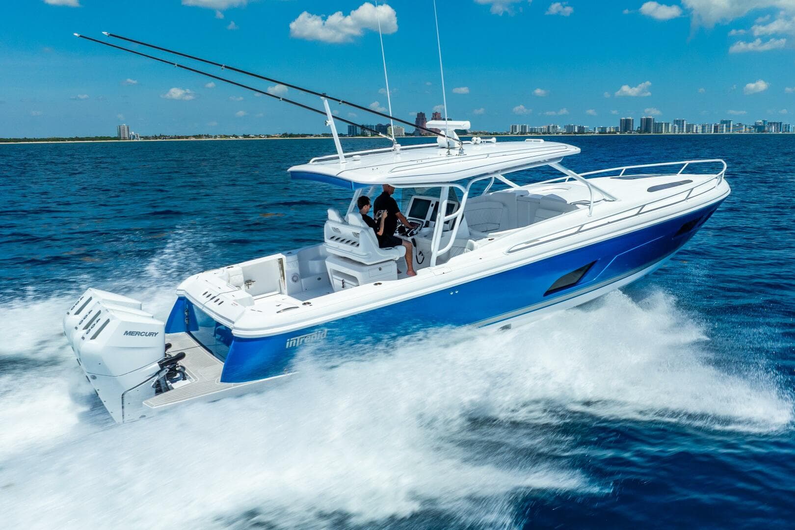 2025 Intrepid 41 Valor — photo 10