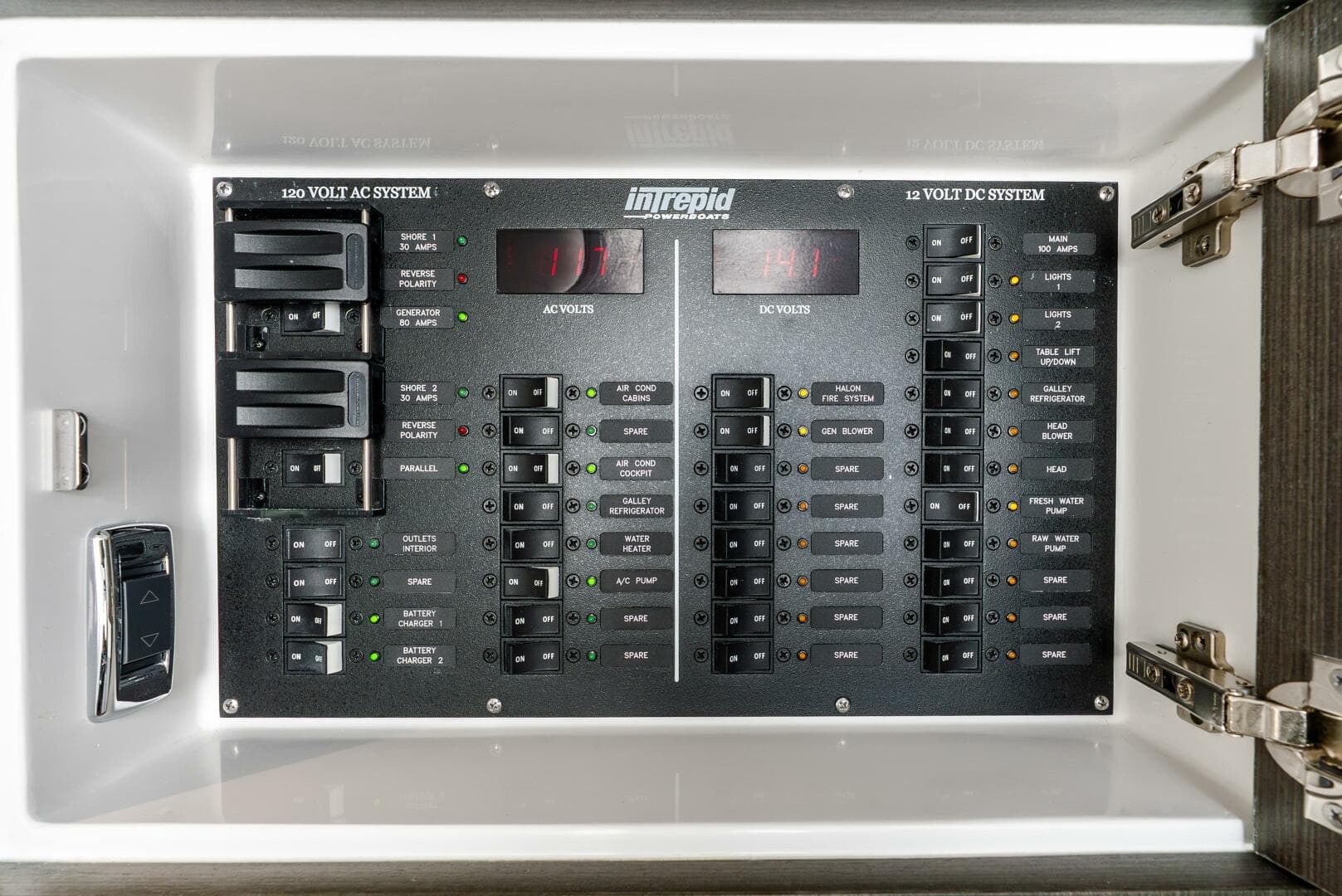 2025 Intrepid 41 Valor — photo 28