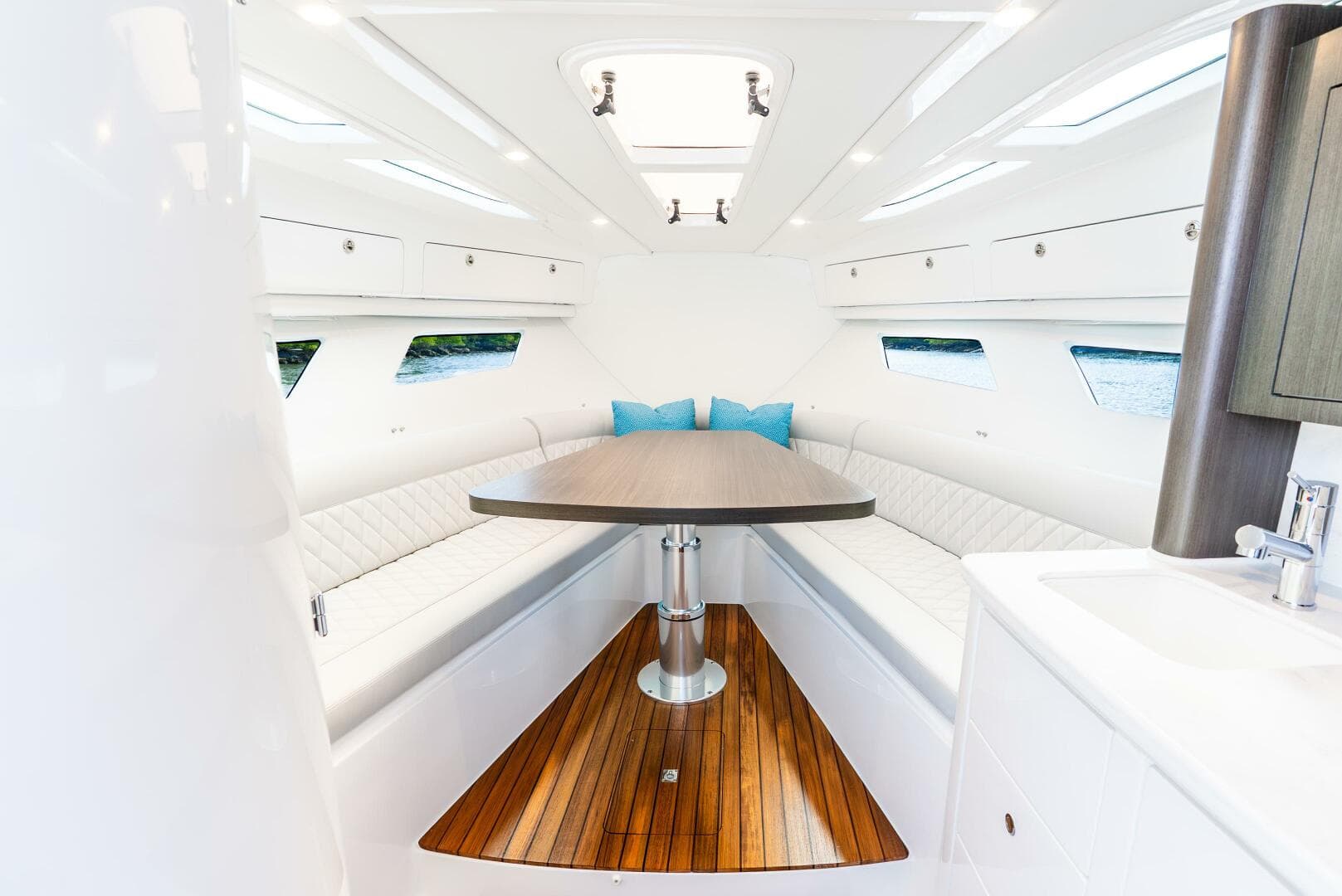 2025 Intrepid 41 Valor — photo 20