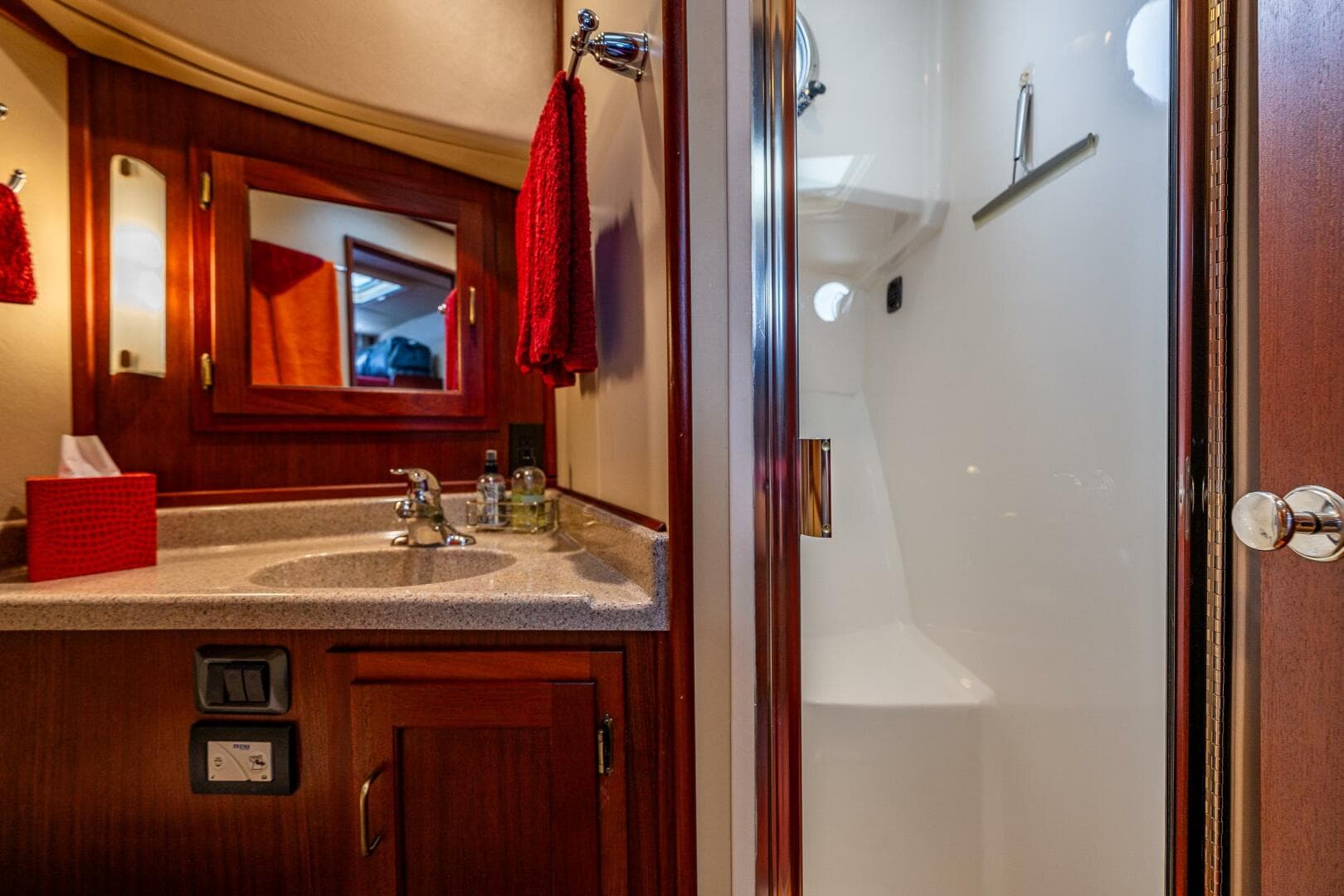 2007 American Tug 41 — photo 43