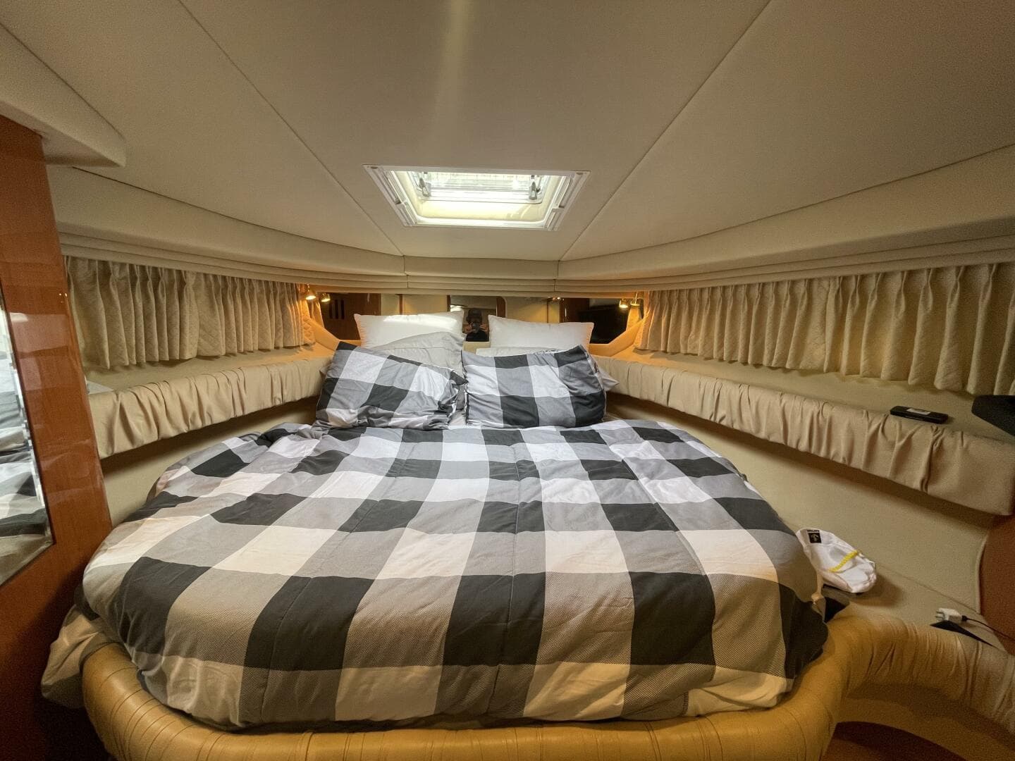 2000 Sea Ray 380 Sundancer — photo 16