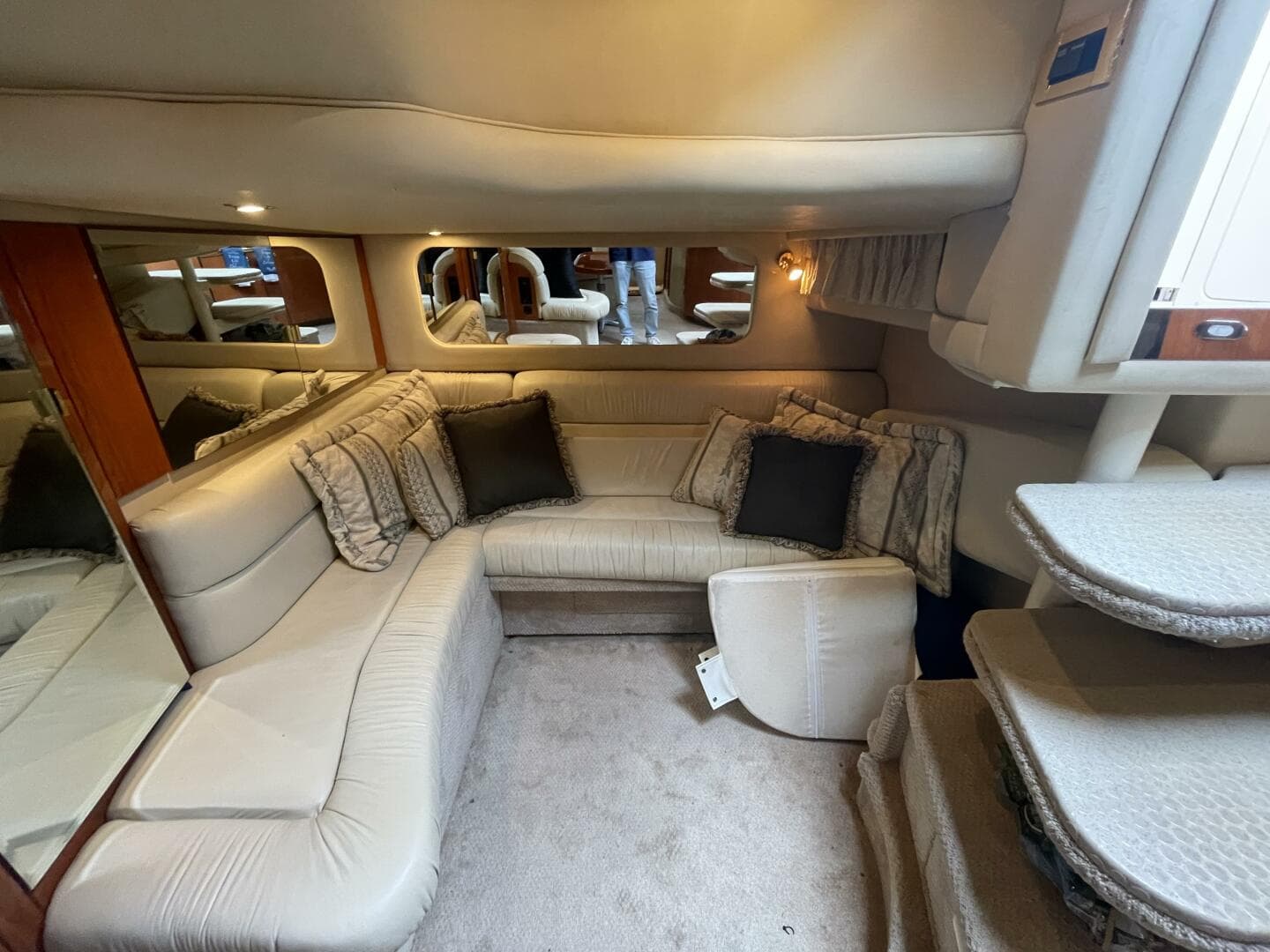 2000 Sea Ray 380 Sundancer — photo 14