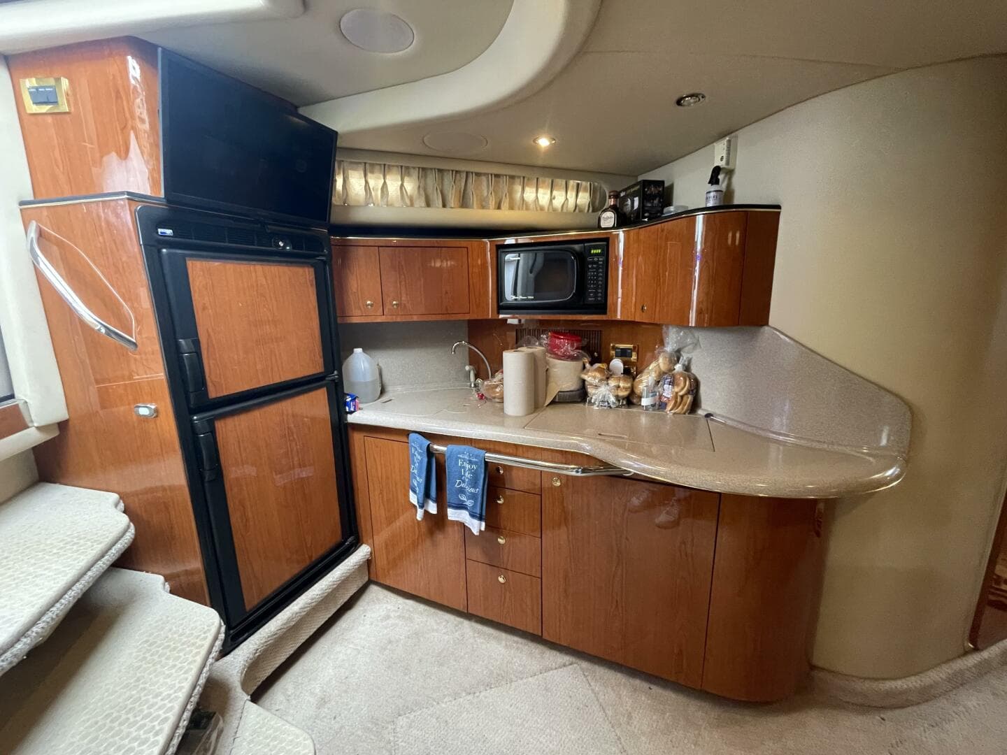 2000 Sea Ray 380 Sundancer — photo 12