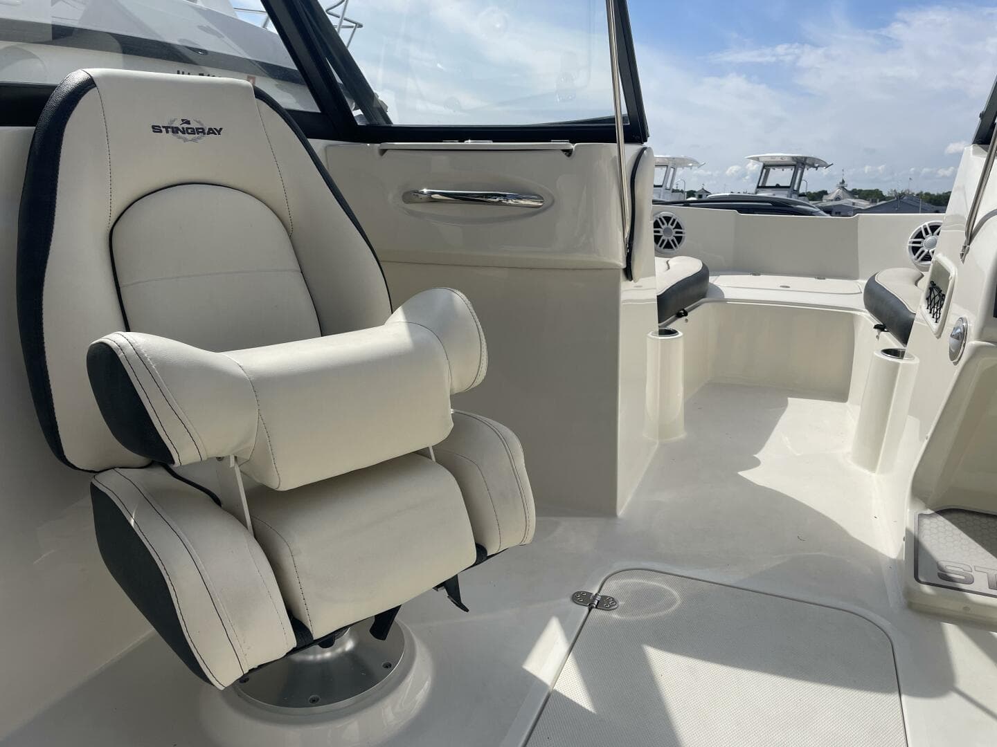 2023 Stingray 191 DC — photo 7