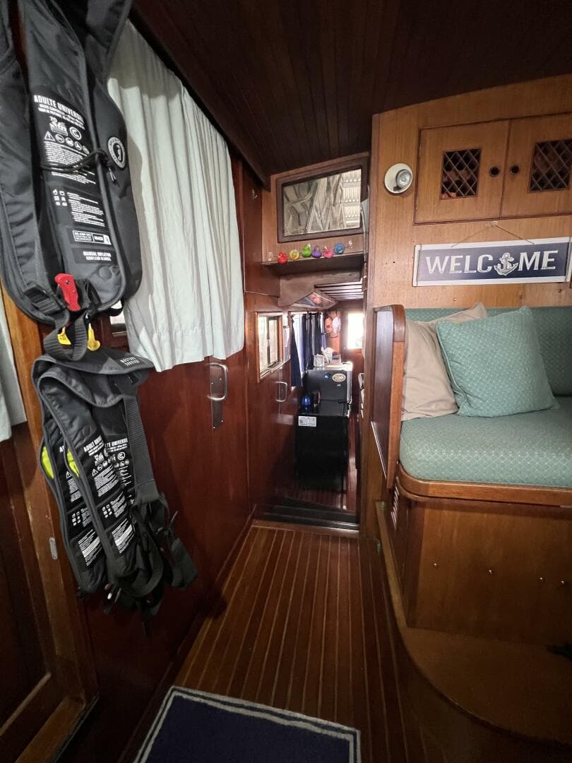 1981 Sea Ranger 45 Raised Pilot House — photo 21