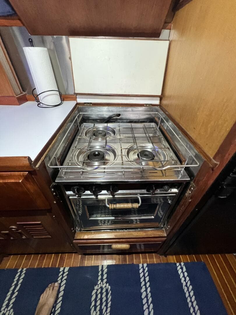 1981 Sea Ranger 45 Raised Pilot House — photo 15