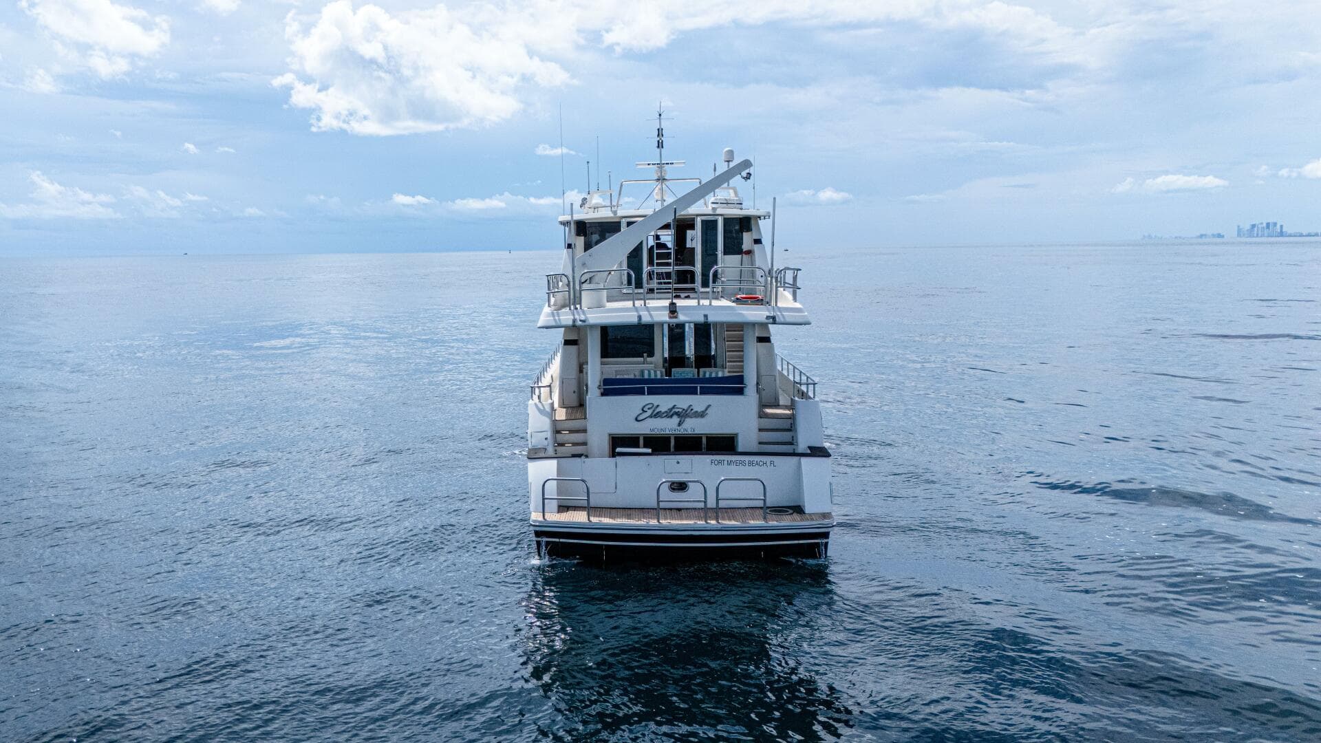 2001 Motor Yacht 82 — photo 5