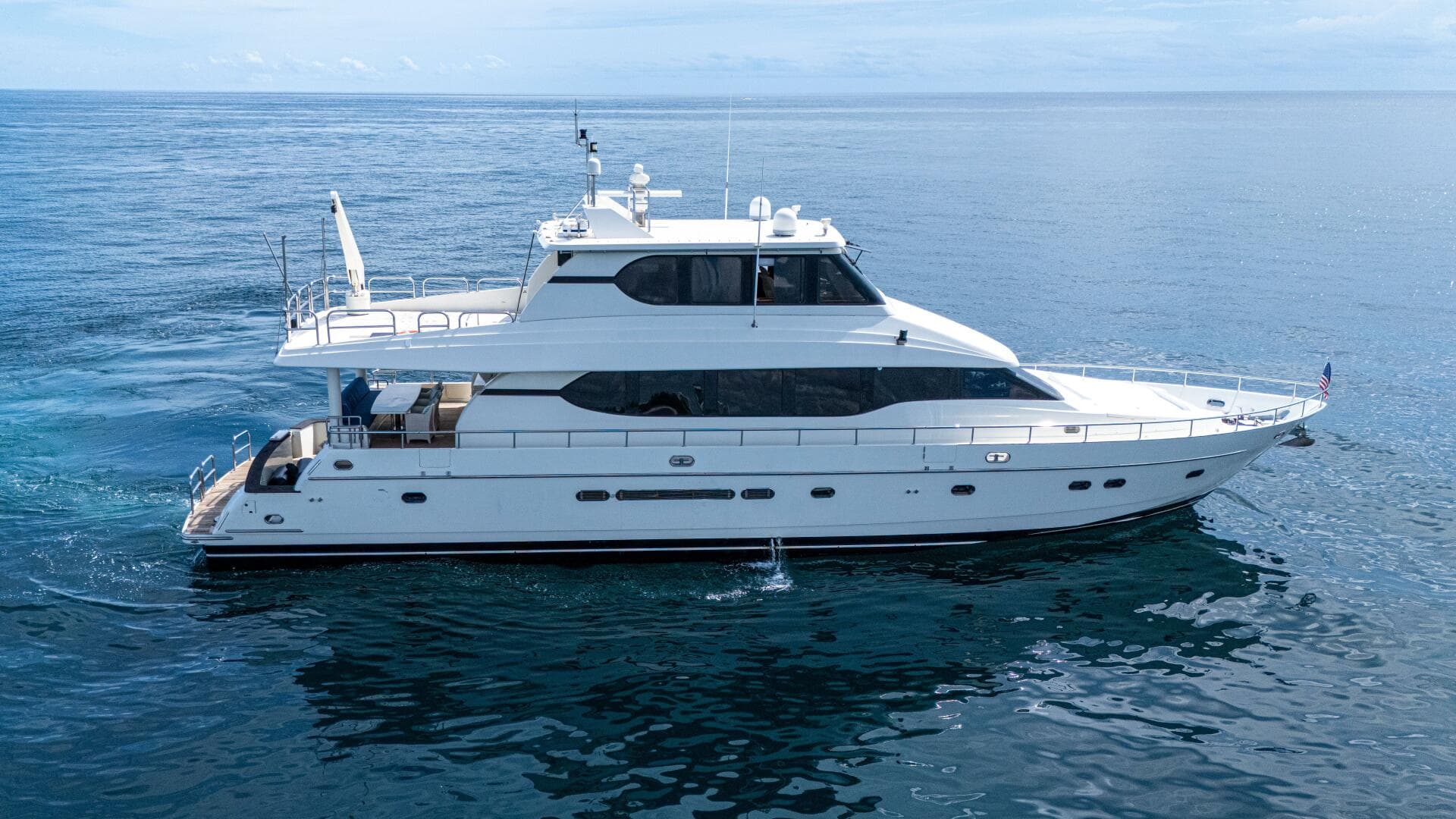 2001 Motor Yacht 82